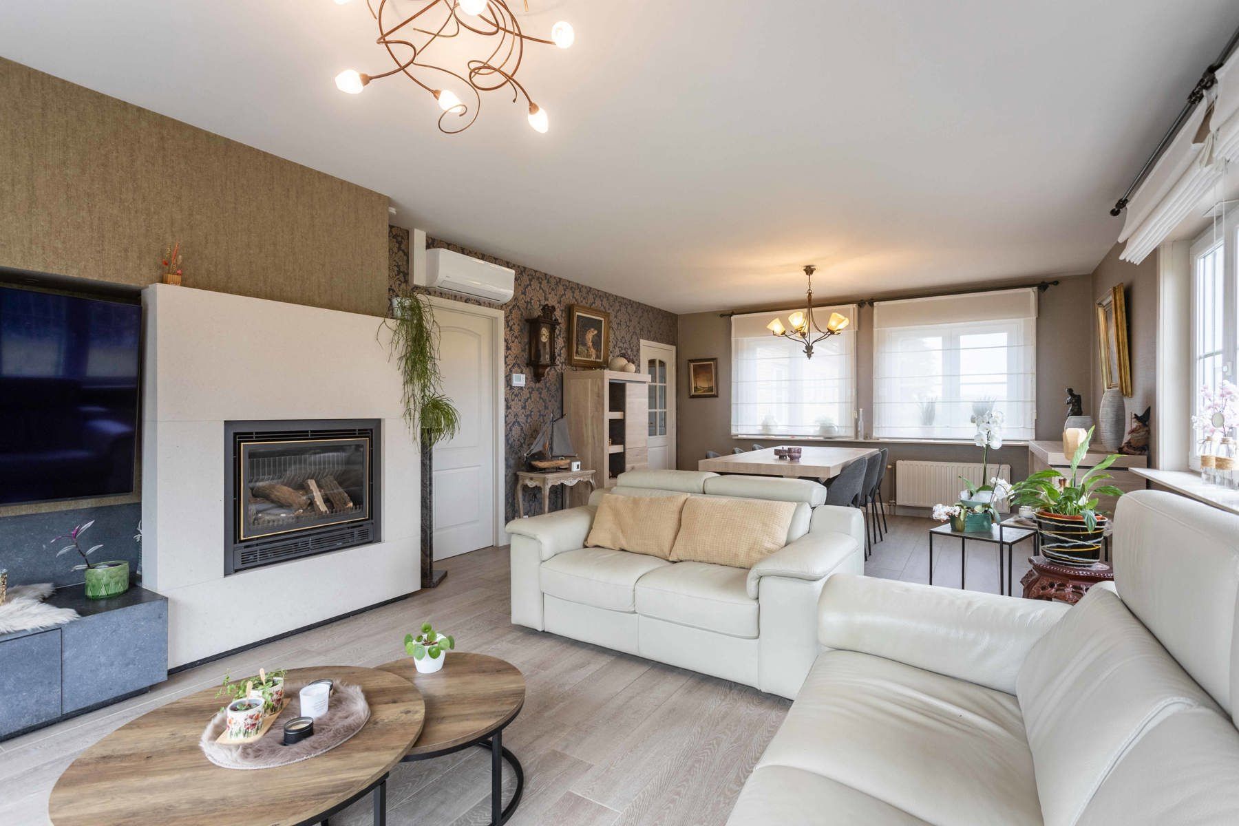 Instapklaar woning met 4 slpk, tuin + dub. garage foto 8