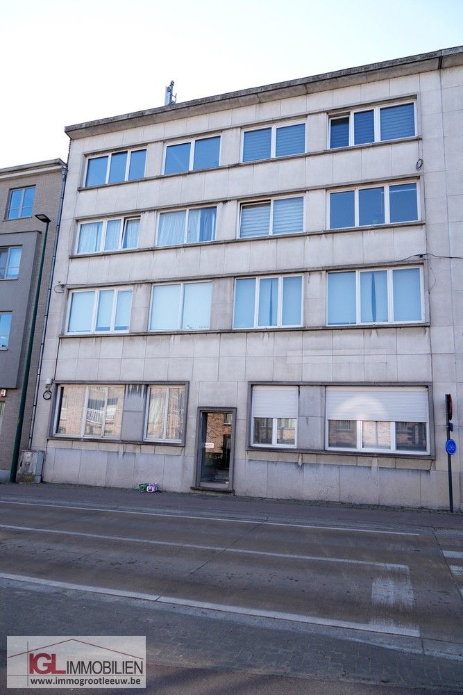 2-kamer appartement te Sint-Pieters-Leeuw foto {{pictureIndex}}
