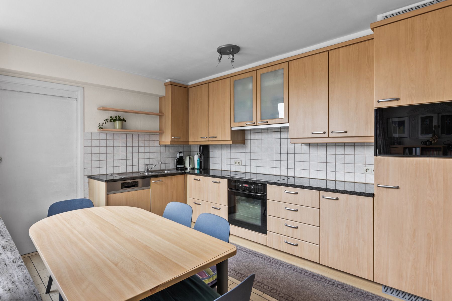 Zeer ruime 5-slpk woning te Sint-Kruis! foto 4