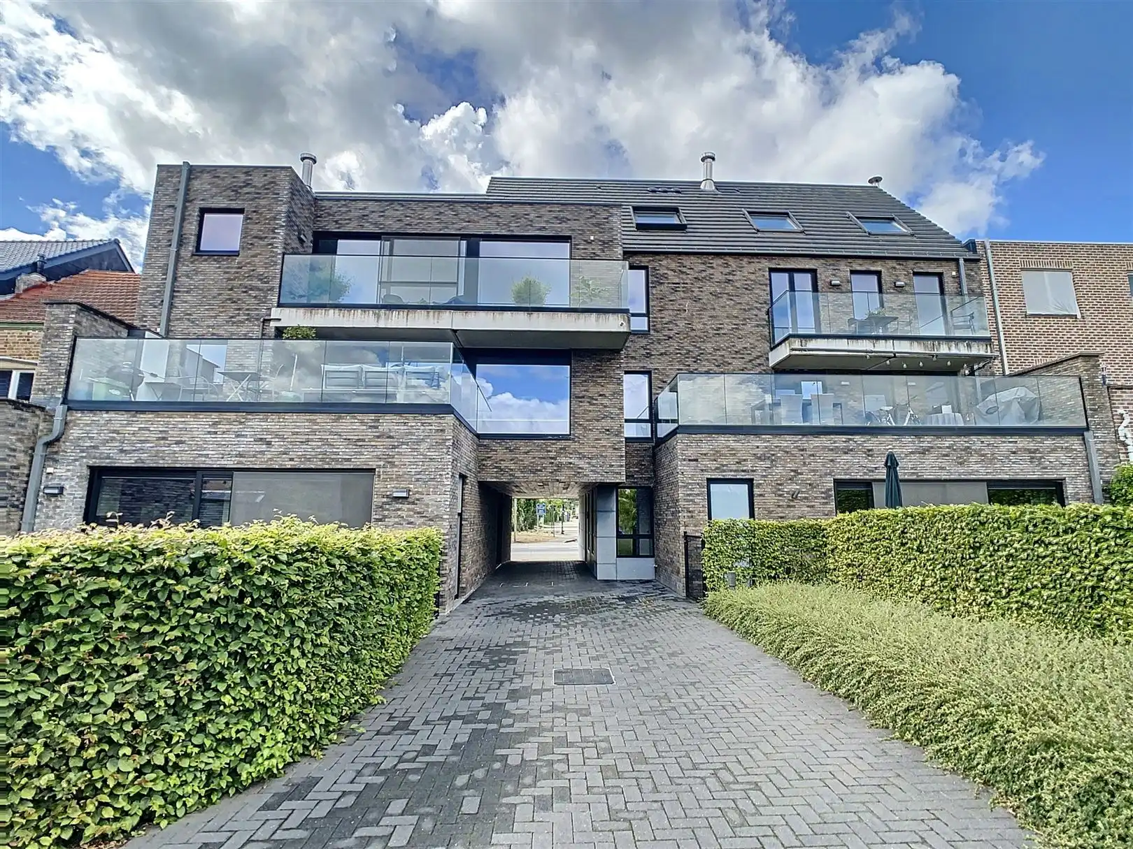 Instapklaar APP, 2 slpks, terras en garage  foto {{pictureIndex}}