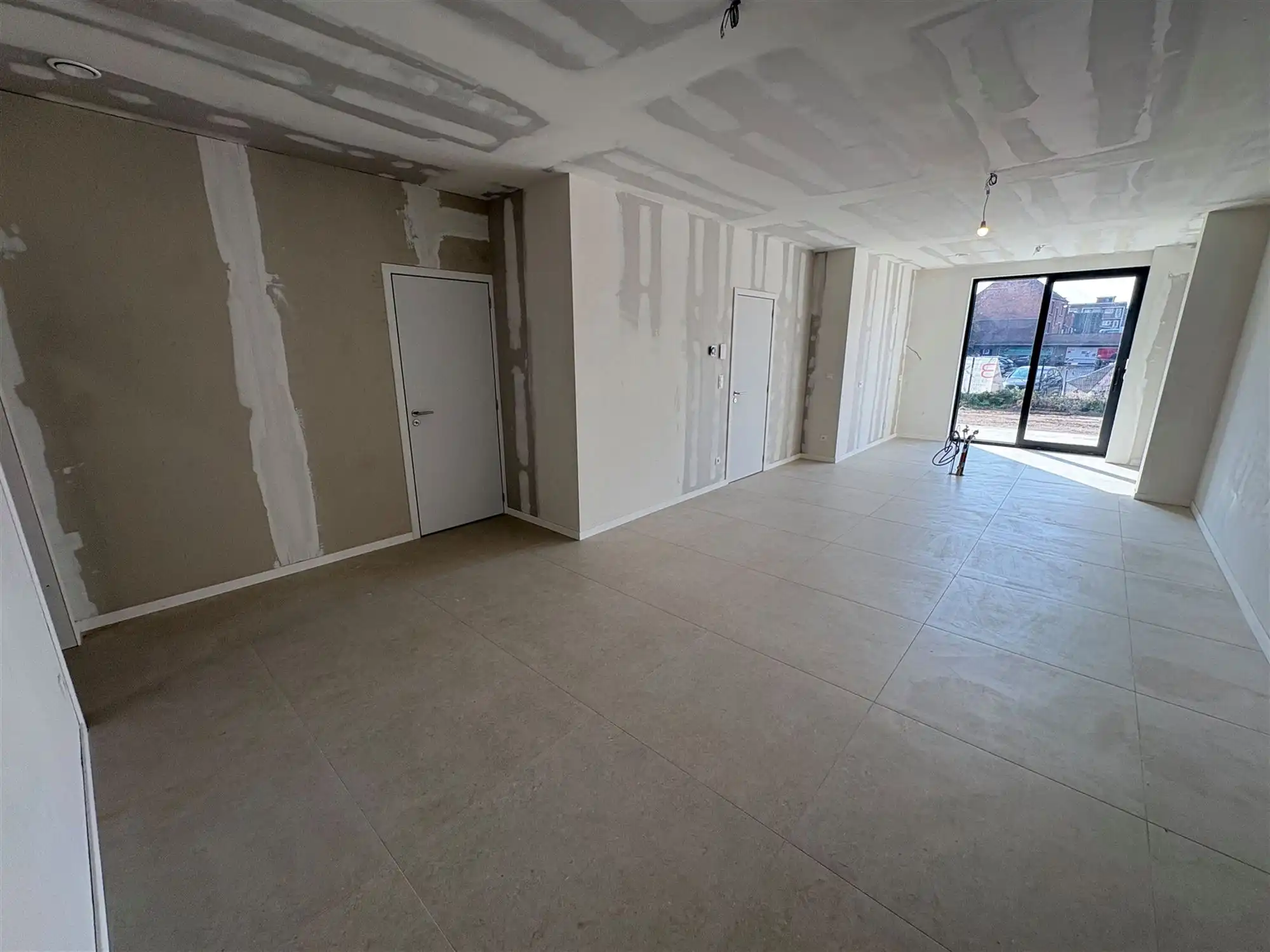 Ruim appartement met 1 slaapkamer en extra grote tuin. foto 6