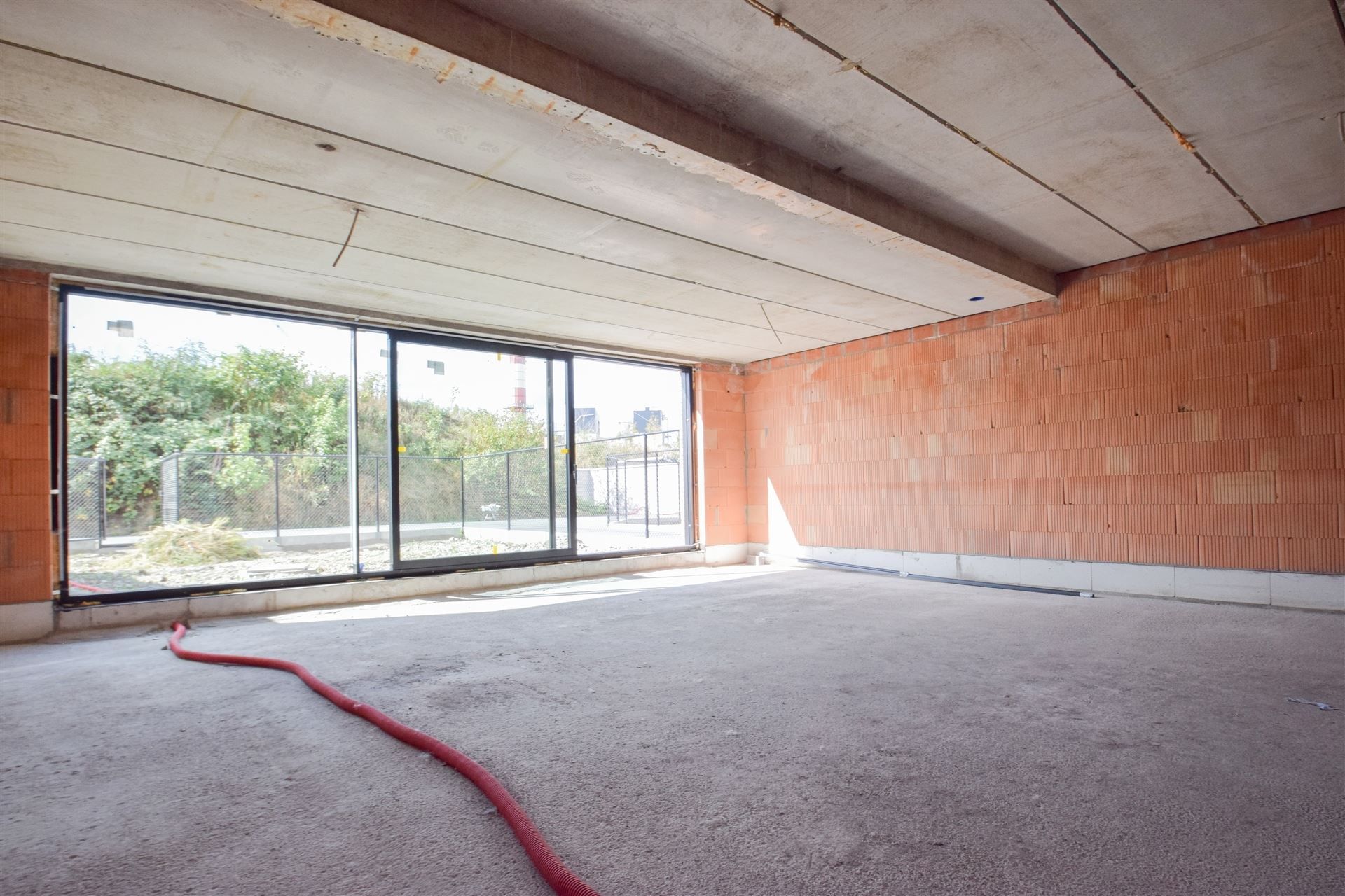 Casco gelijkvloers appartement met tuin & autostaanplaats. foto 8