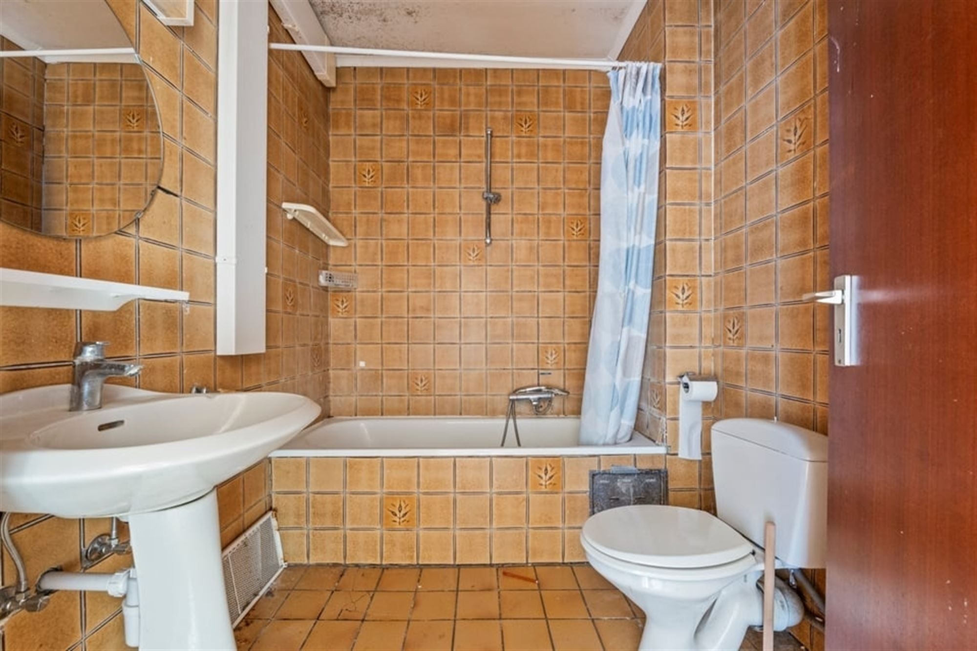 OPBRENGSTEIGENDOM MET 6 APPARTEMENTEN EN 4 STAANPLAATSEN IN SINT-TRUIDEN  foto 26