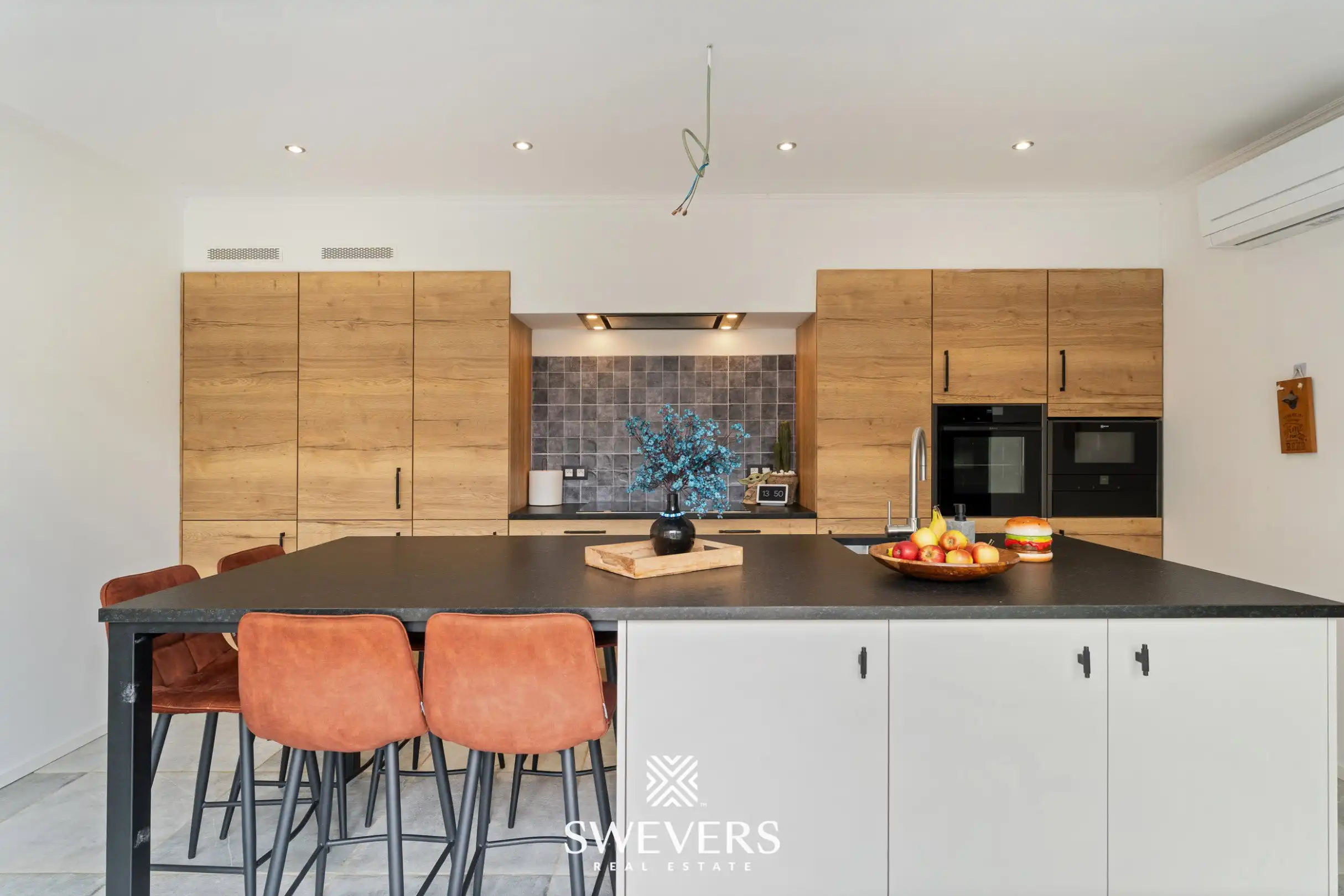 Gezellige woning met moderne keuken op groot perceel in Gingelom foto 8