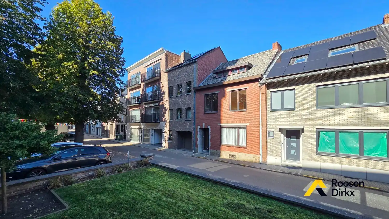 Hoofdfoto van de publicatie: Ruime stadswoning met tuin en dubbele garage hartje MAASEIK!