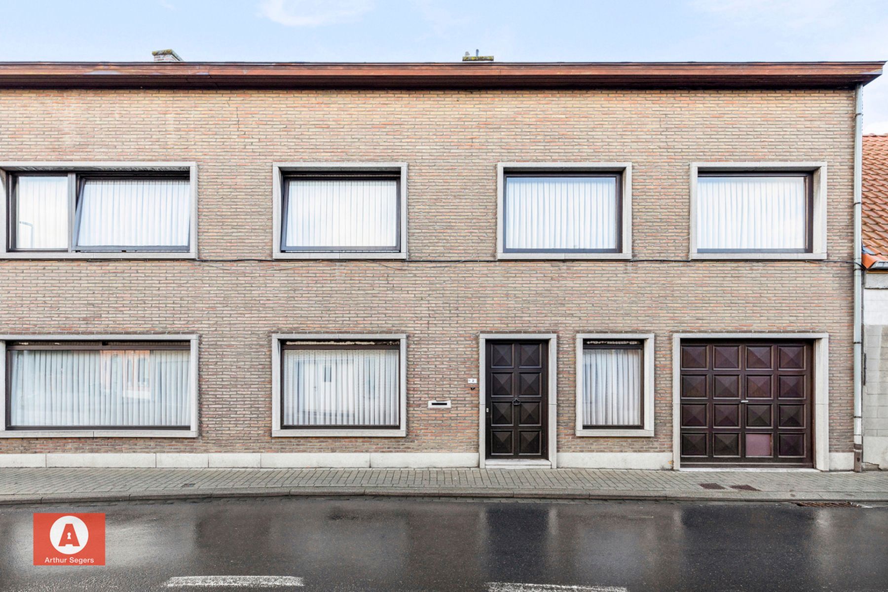 Hoofdfoto van de publicatie: Uitzonderlijk ruime centrum-woning in Opdorp. 