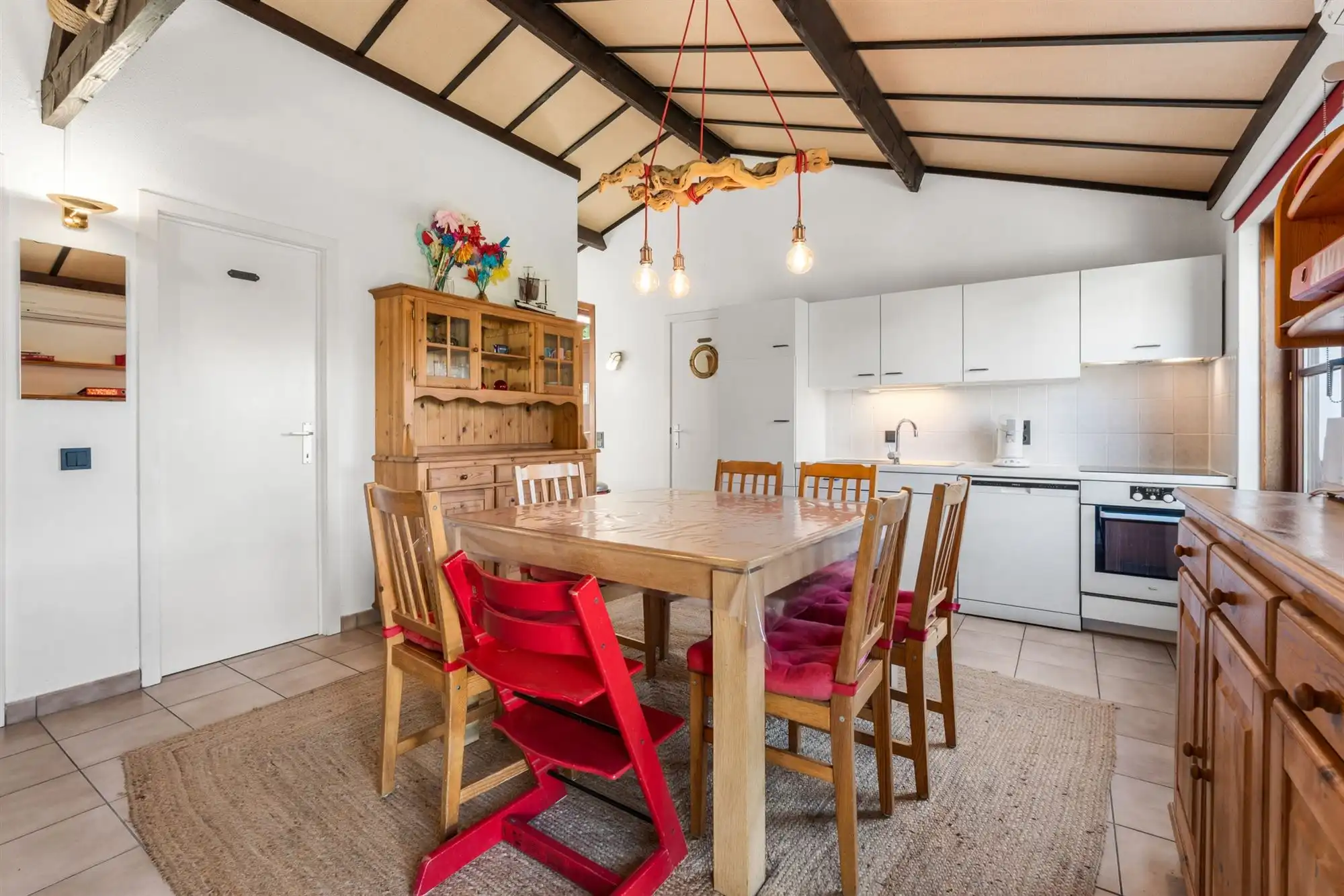 Leuke vakantiewoning met parking in park! foto 9