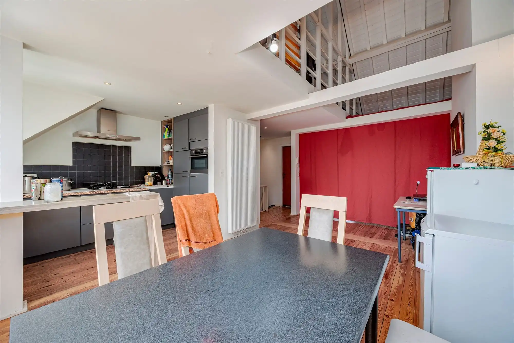 Woning opgedeeld in 2 instaplklare appartementen foto 17