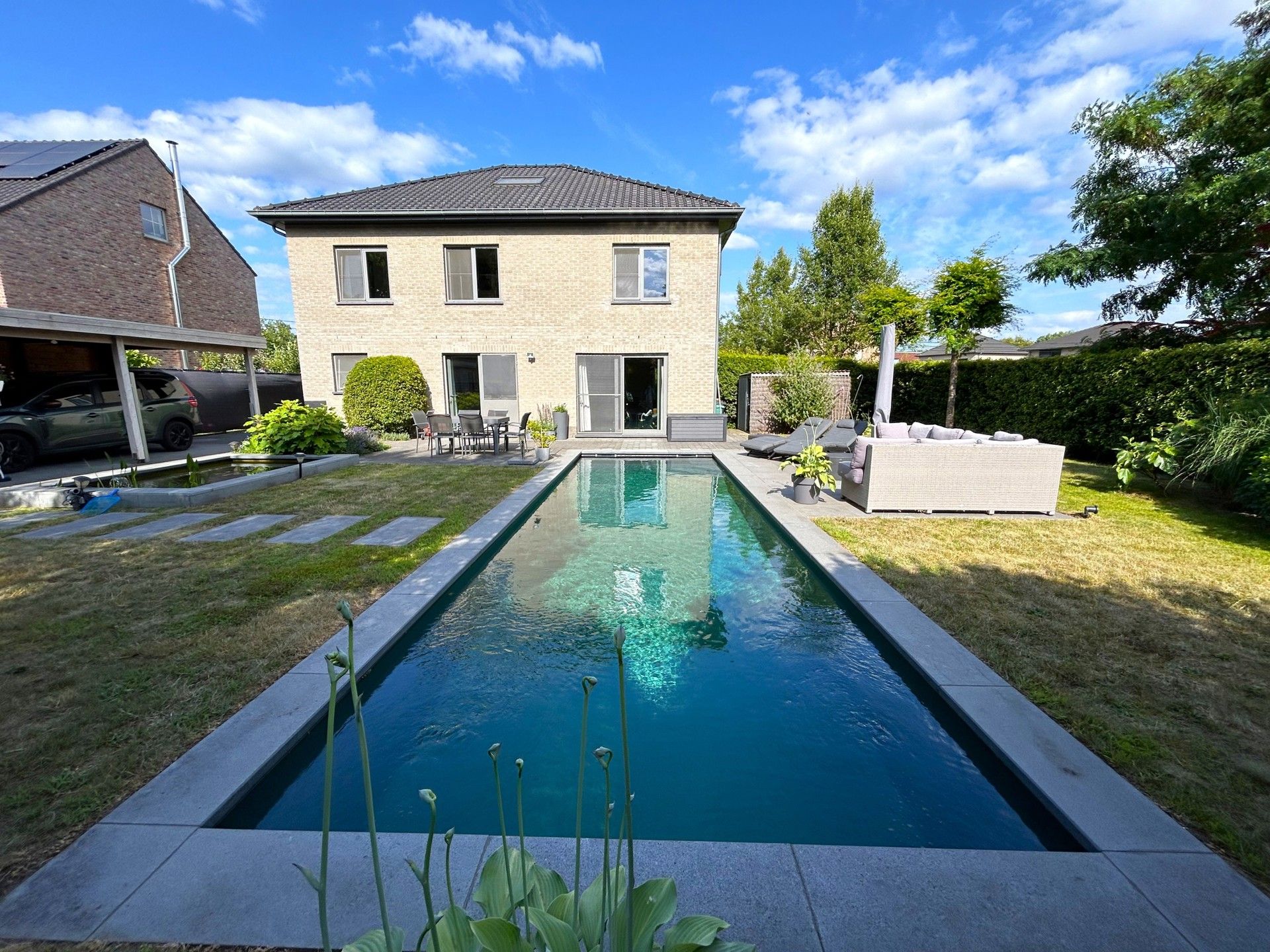 Villa te koop foto {{pictureIndex}}
