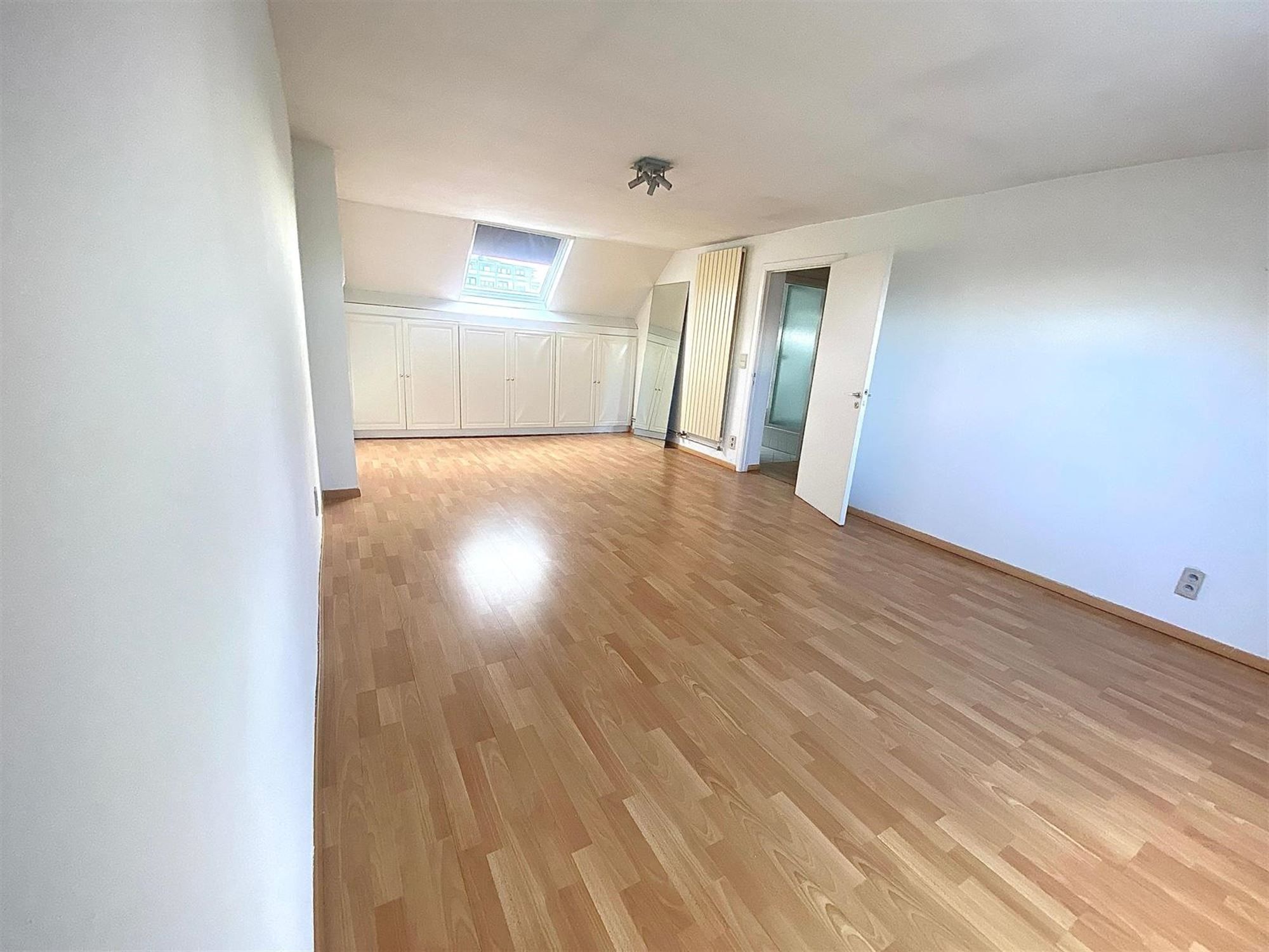 Prachtig appartement met 4 slaapkamers en groot terras in het centrum van Aalst foto 15