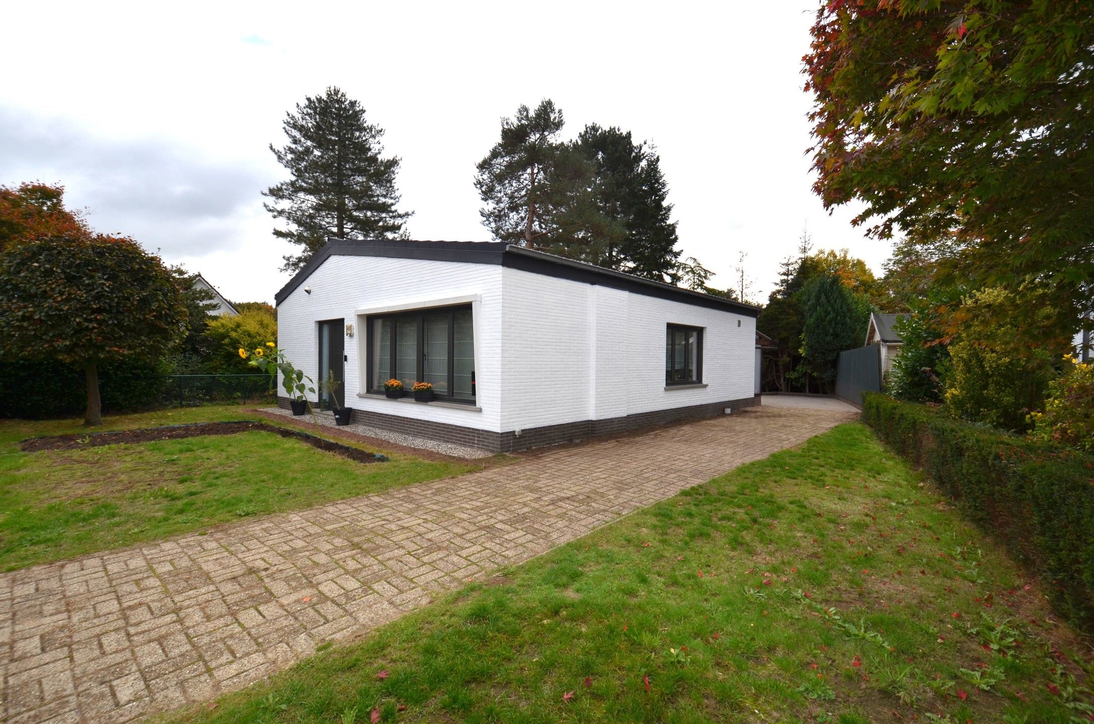 Laagbouwwoning in een doodlopende straat foto 3