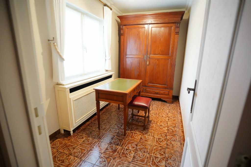 Residentieel gelegen bungalow op 910 m² voorzien van 4 slaapkamers foto 23