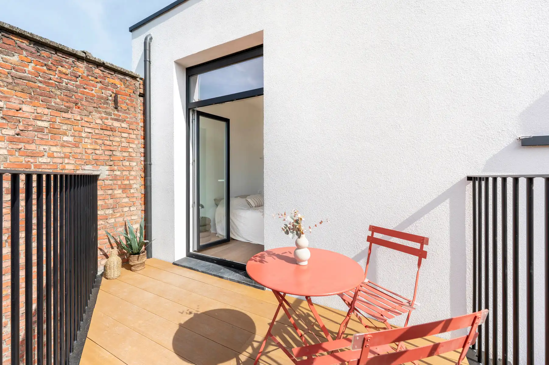Gerenoveerd appartement met privé terras nabij Marnixplaats foto 11