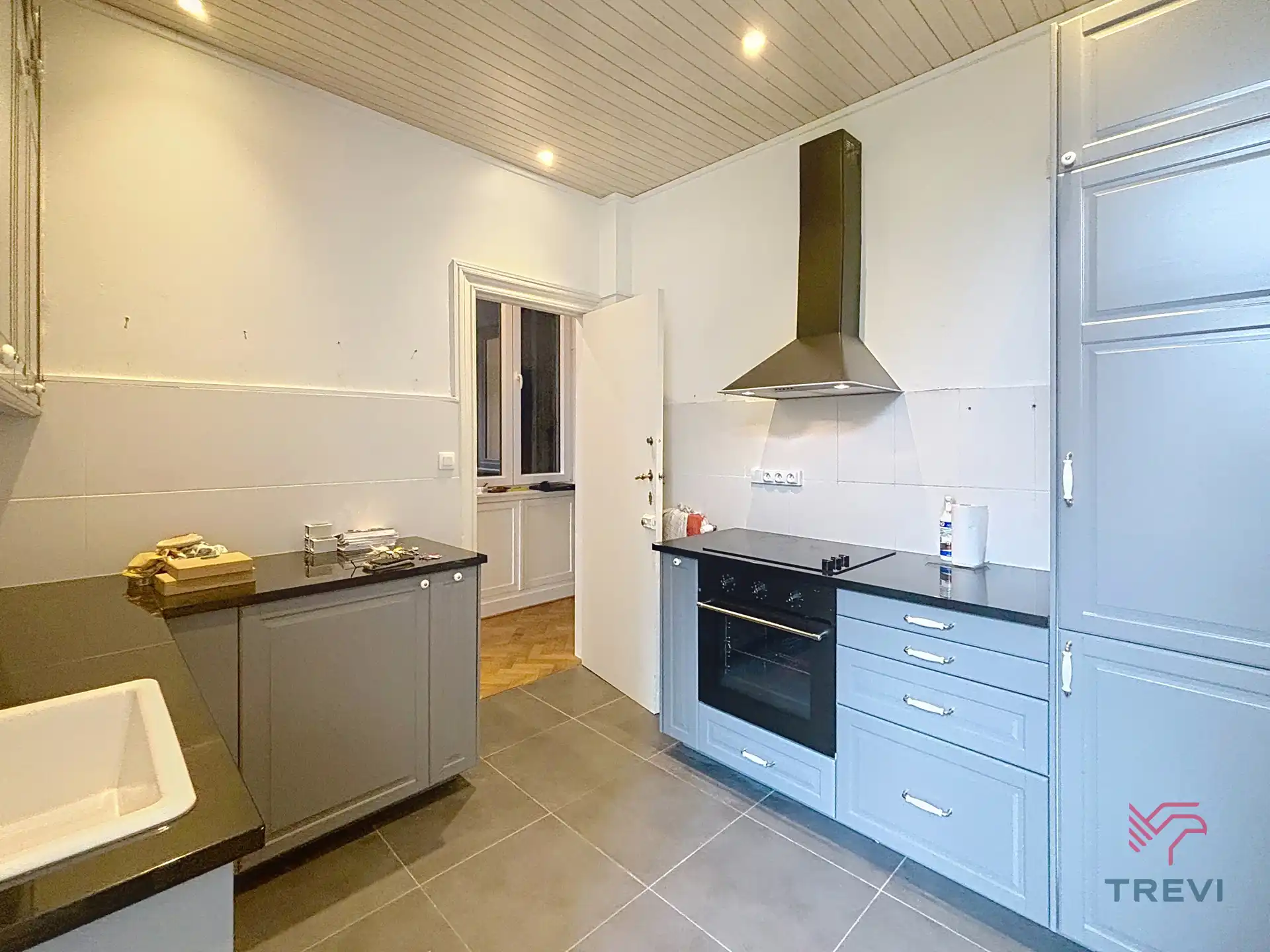 Mooi appartement met 2 slaapkamers + 2 kelders + garagebox  foto 6