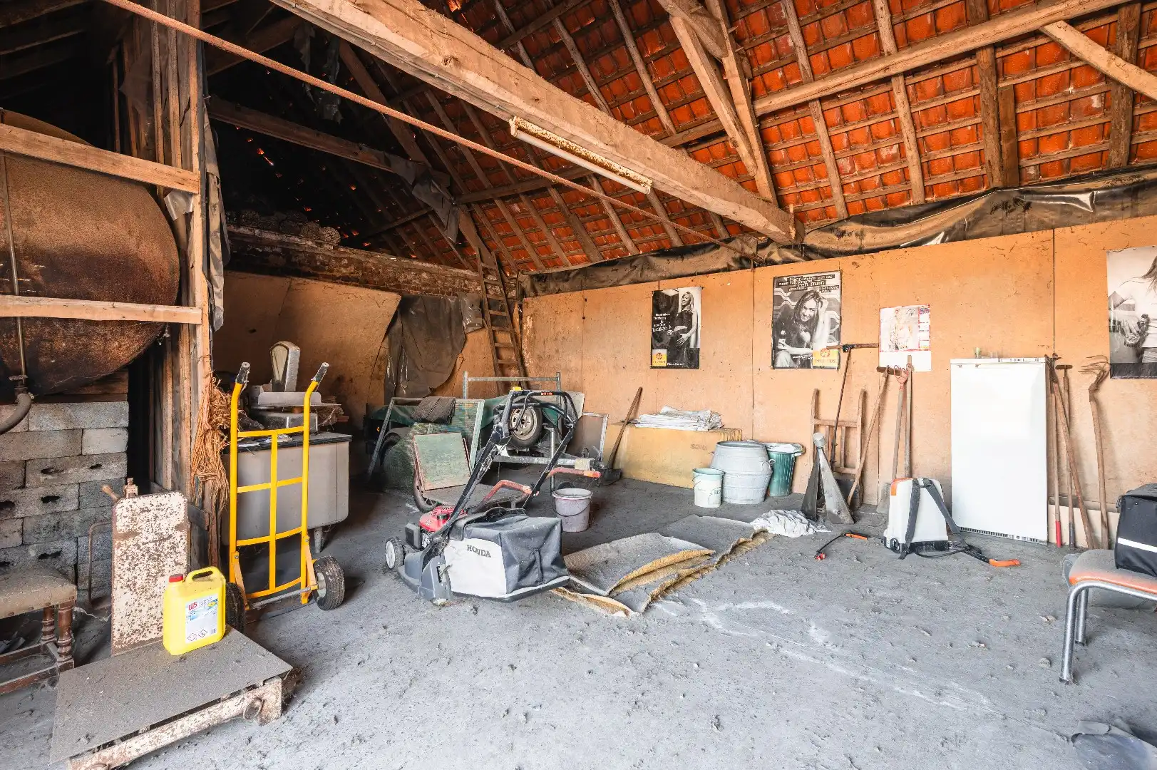 Alleenstaande woning van 291 m² met een loods van 473 m² en een schuur van 189 m² foto 34