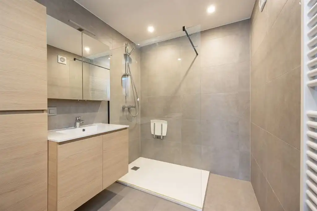 Op te frissen app met 3 slaapkamers, zonnig terras en garagebox foto 9