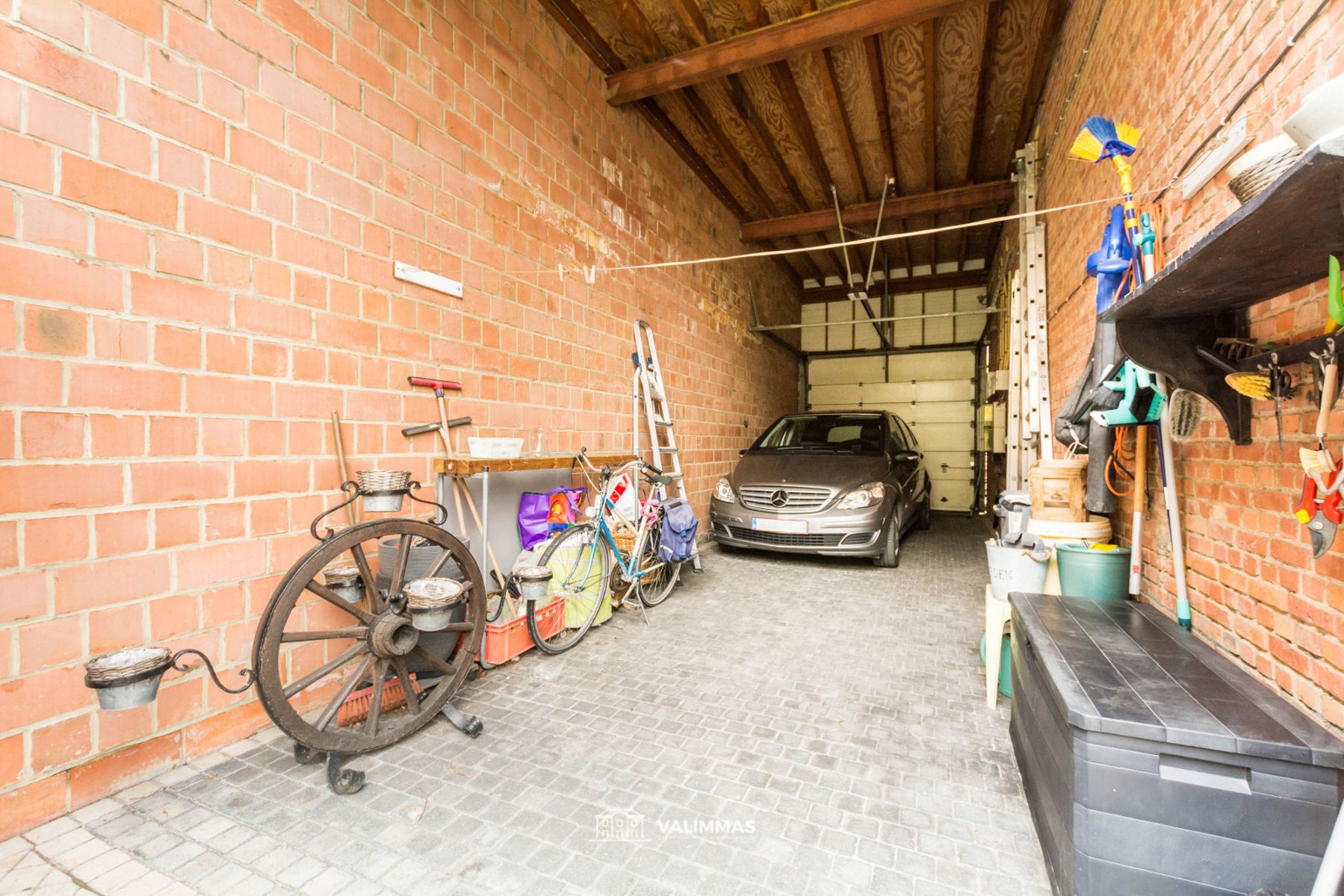 Zeer ruime woning mt 6 slaapkamers, grote garage & stadstuin foto 15