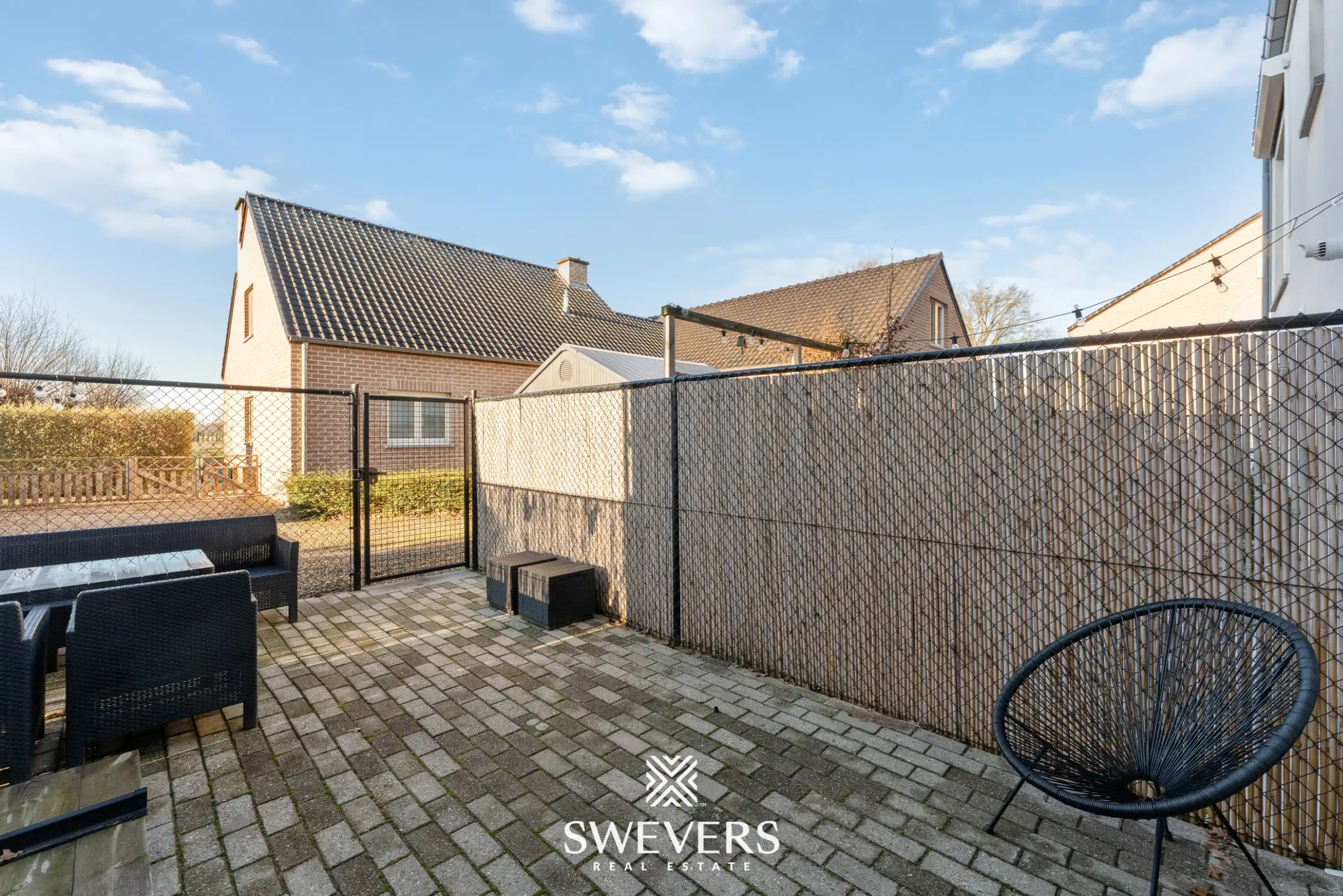 Gerenoveerd appartement met terras op topligging in Diepenbeek foto 26