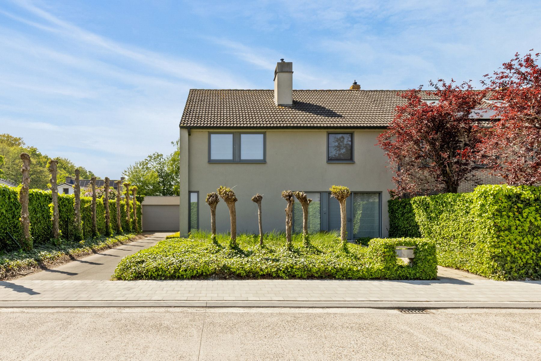 Ruime woning met nieuwe keuken, tuin & dubbele garage foto 23