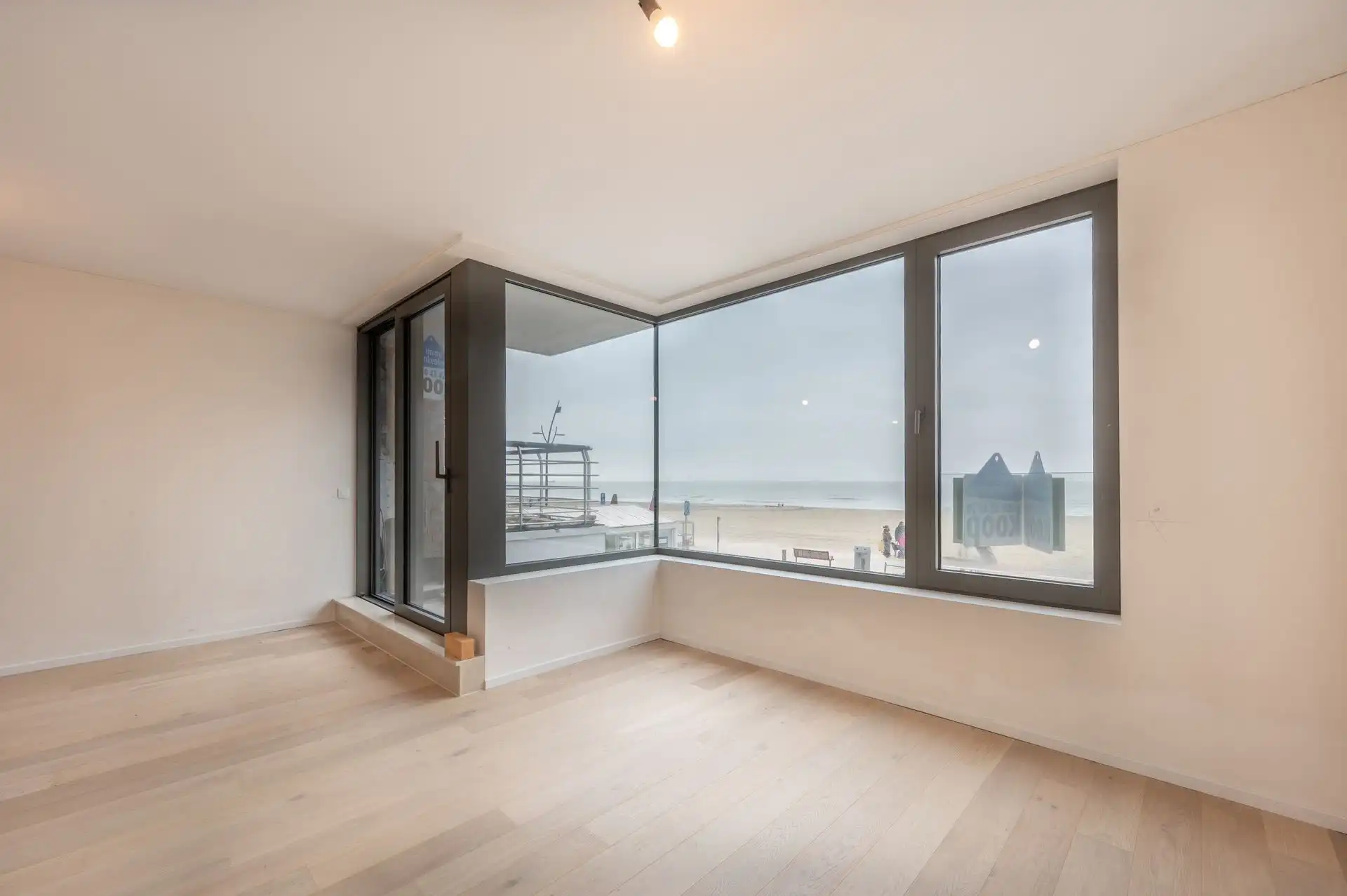 Uniek 2 slaapkamerappartement in Residentie Pier foto 3