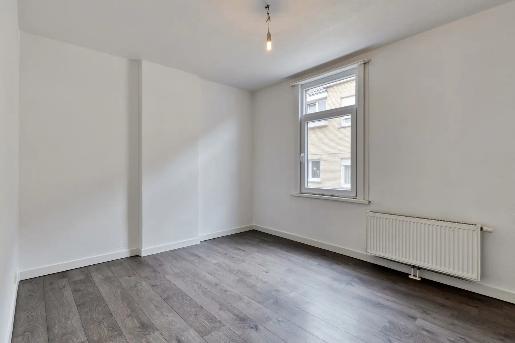 Gerenoveerde rijwoning met 3 slaapkamers in het centrum  foto 10