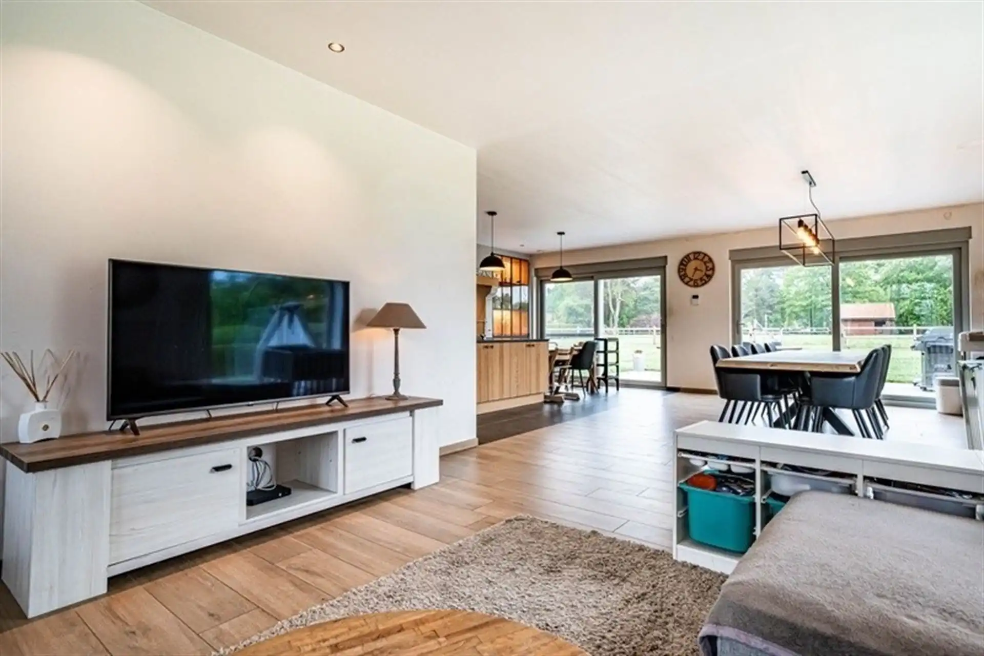 Energiezuinige villa met 4 slpk op een perceel groter dan 1 hectare foto 4