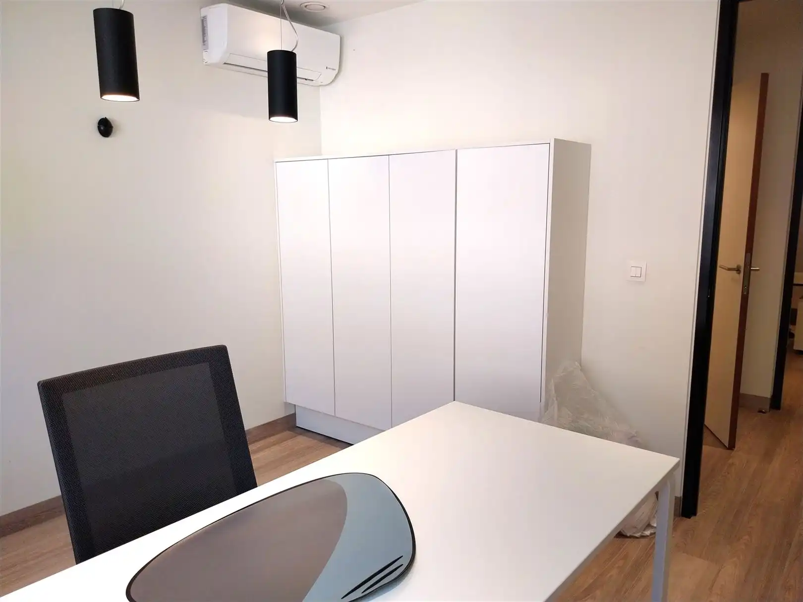 TE HUUR: Multifunctioneel pand met mogelijkheden tot kantoor- of pratijkruimte te Zolder! foto 12