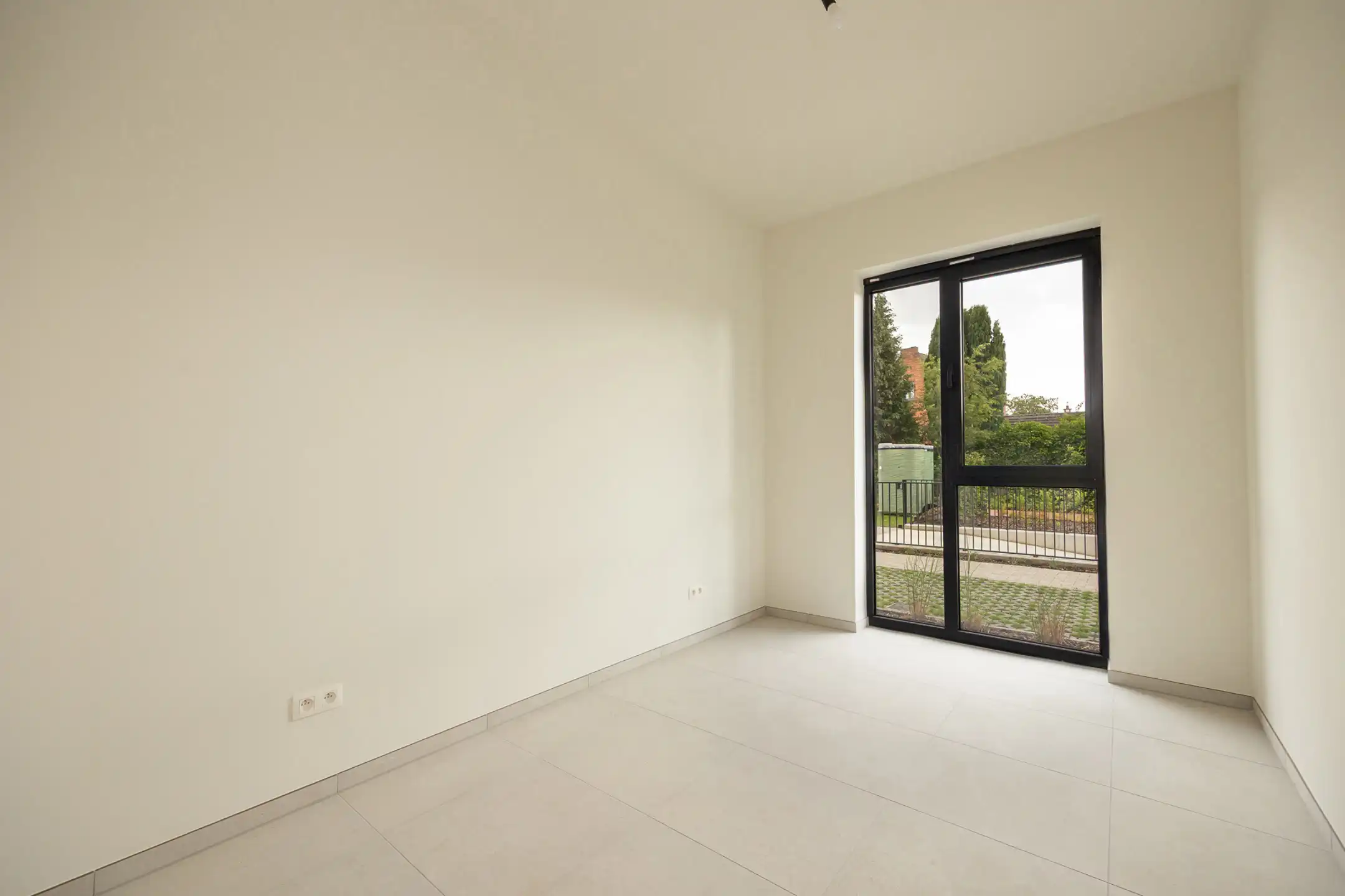 Ruim gelijkvloers nieuwbouwappartement met 3 slaapkamers foto 10