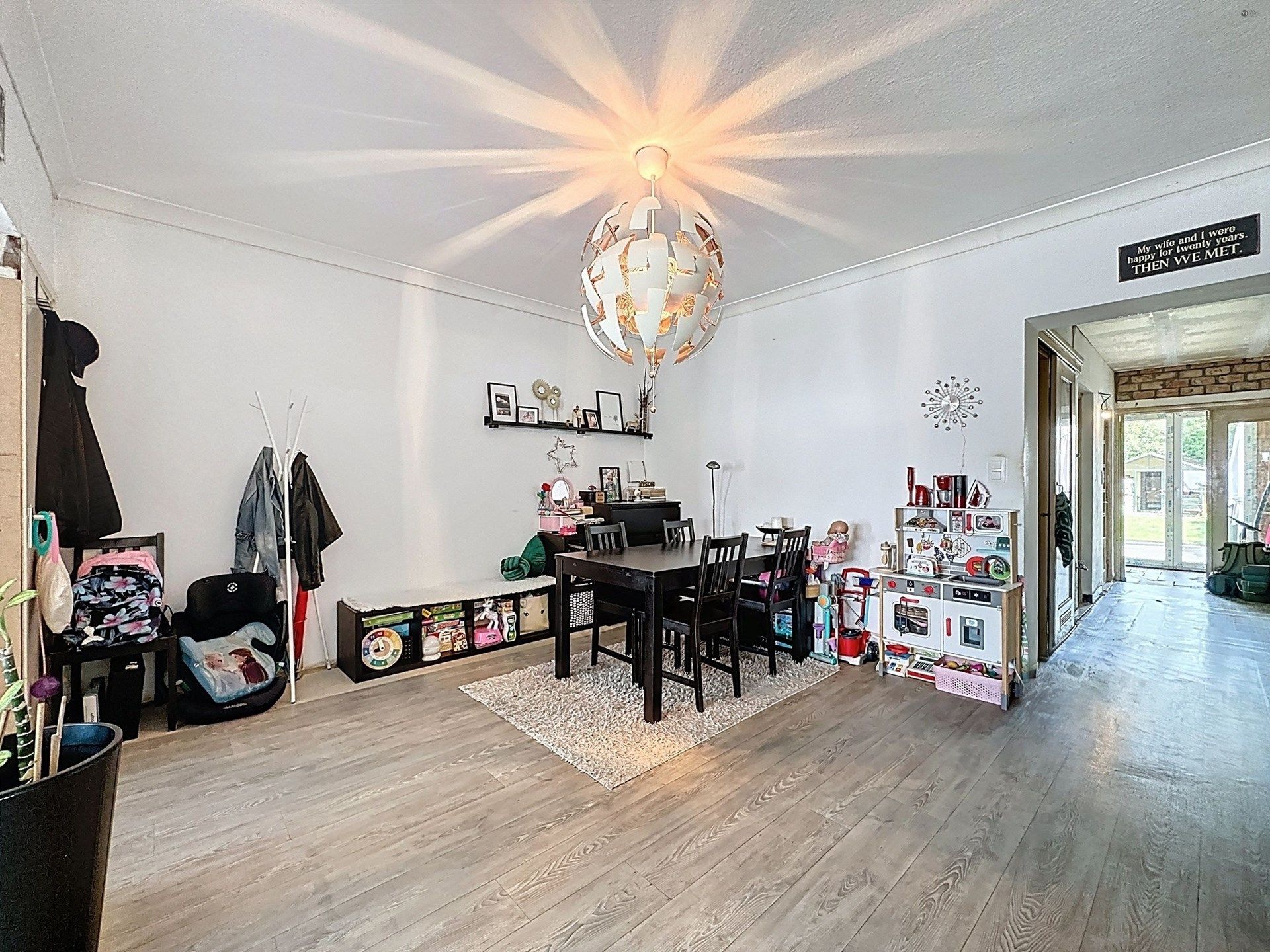 Gezinswoning met 3 slaapkamers en halfopen karakter! foto 4