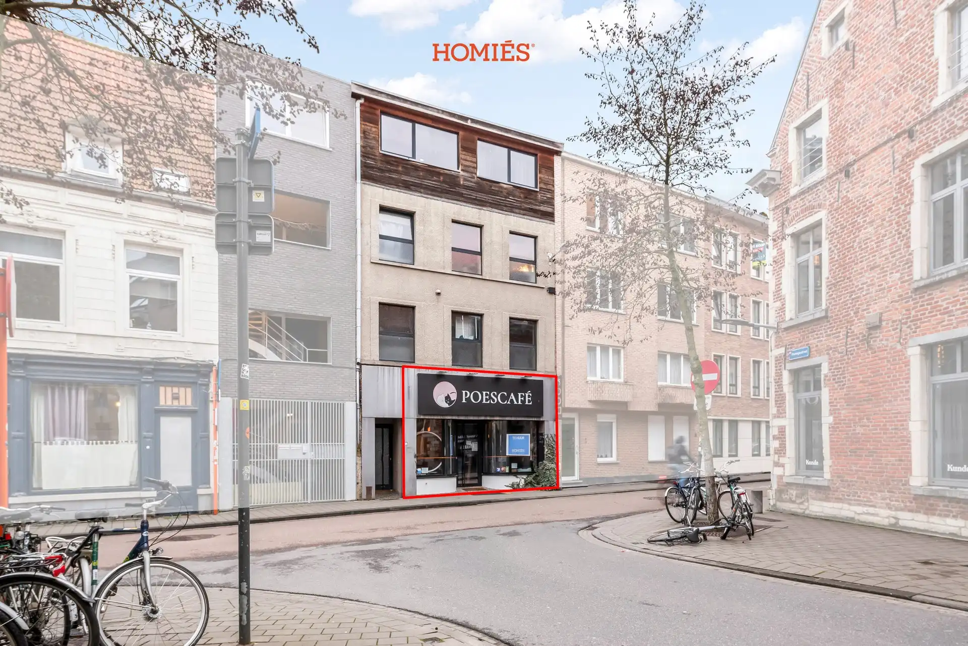 Handelspand met karakter en sterke visibiliteit foto {{pictureIndex}}