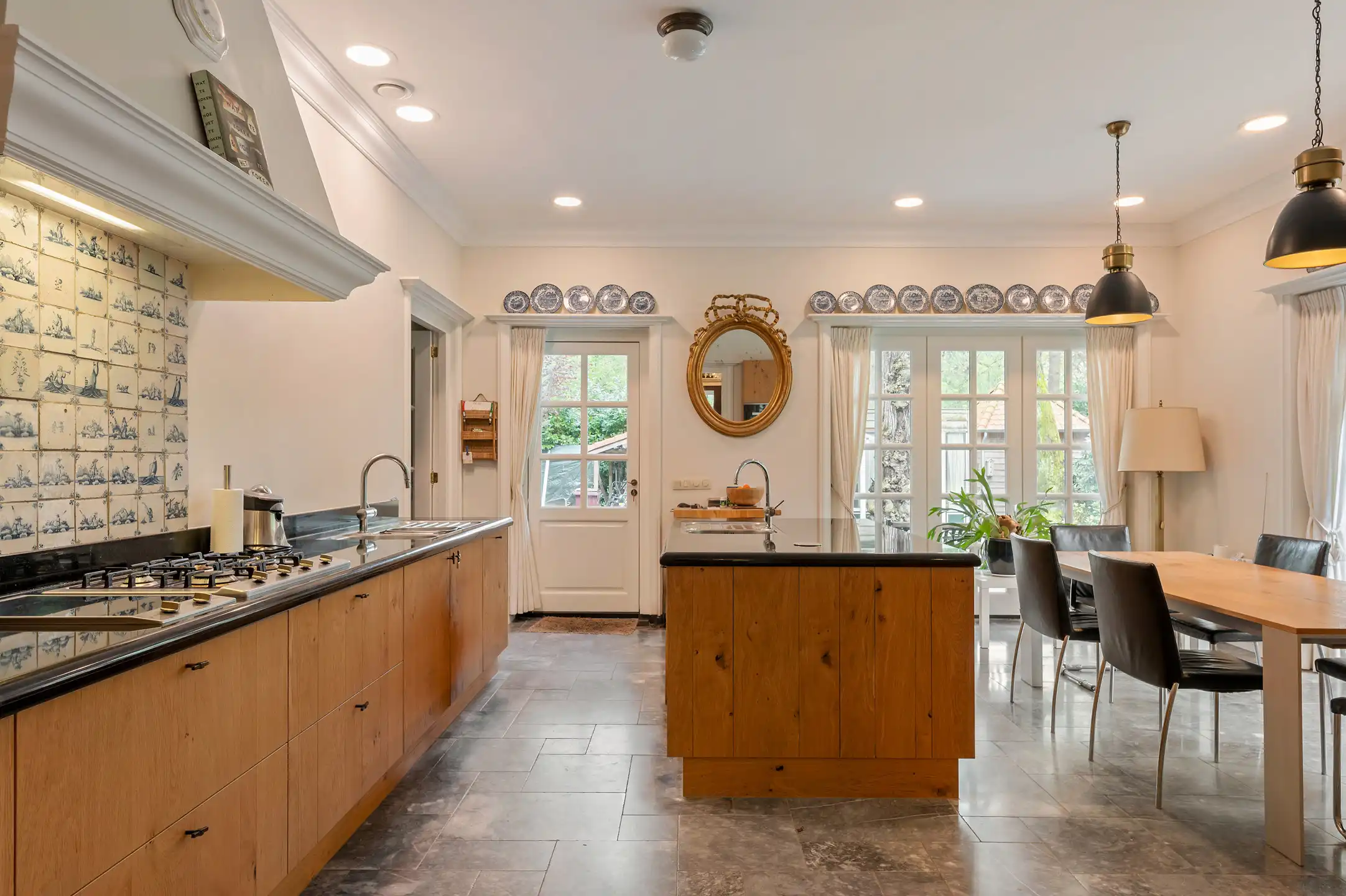 Unieke vrijstaande villa op ca. 7620m² in een uitzonderlijk domein in het groen. foto 8