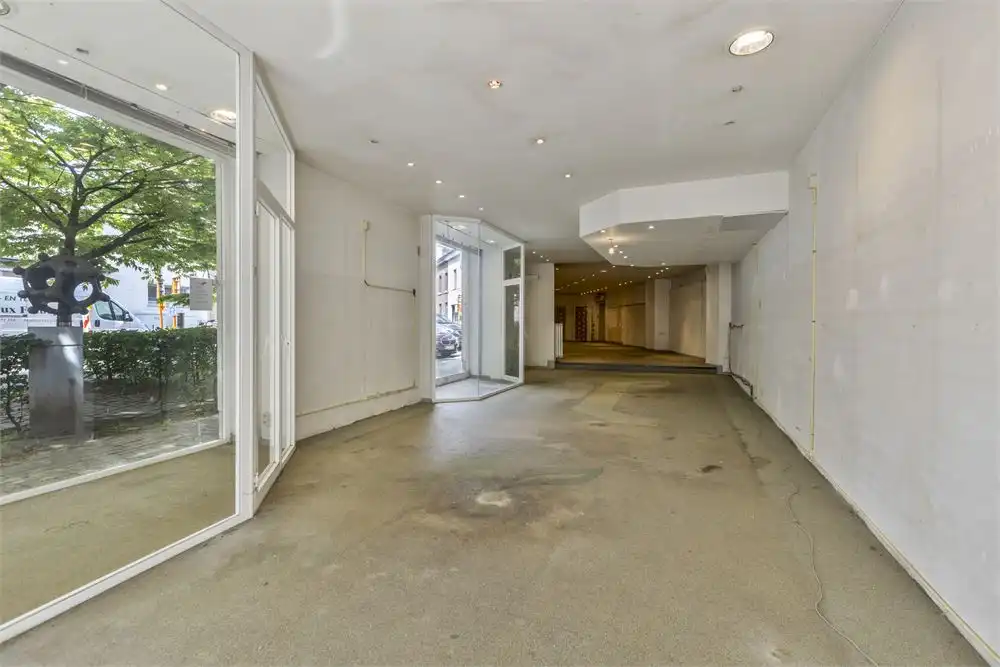 Te renoveren handelspand foto 6