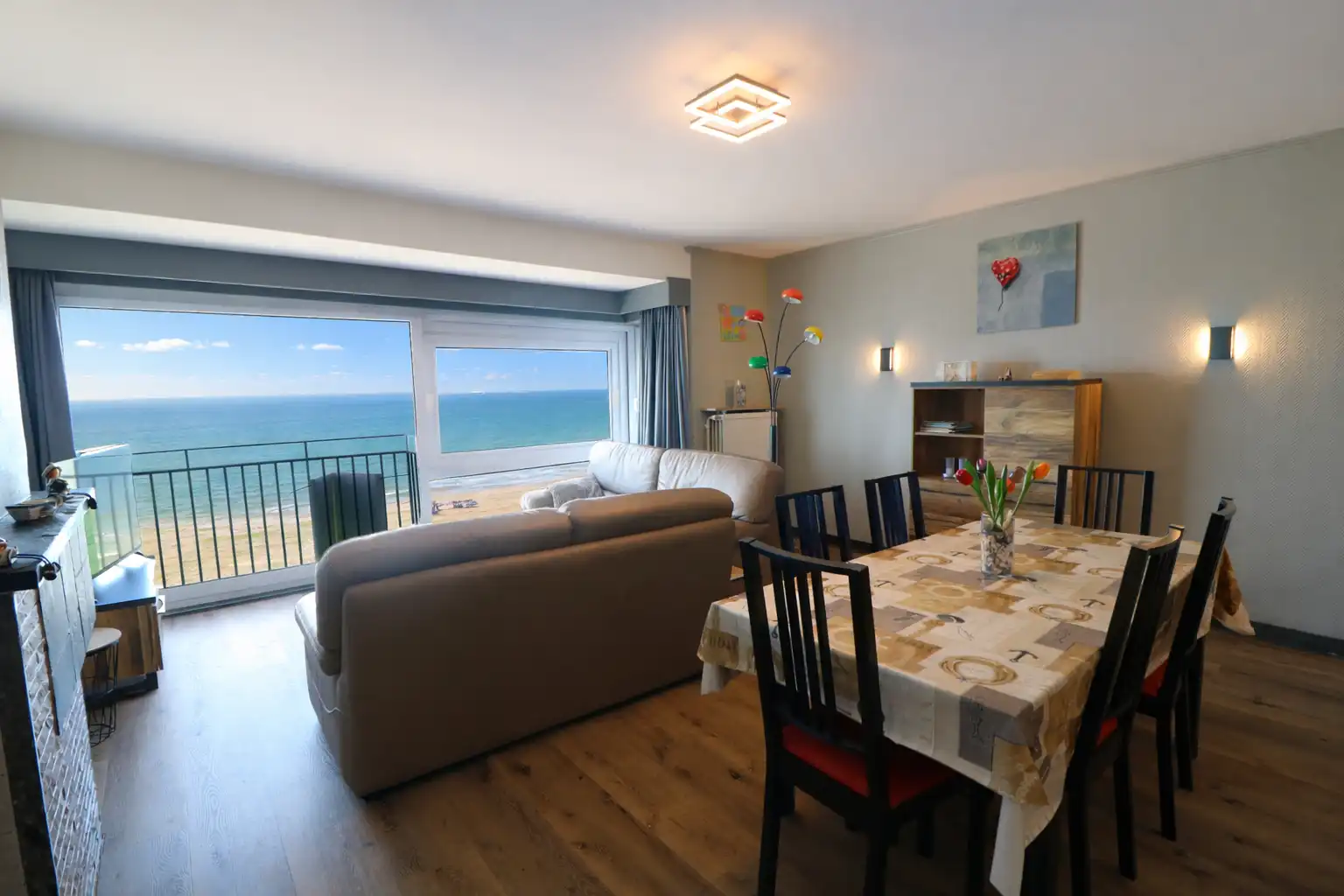 Gemeubeld 2-slaapkamerappartement met prachtig zicht op zee, gelegen op de Zeedijk van Blankenberge. foto 6