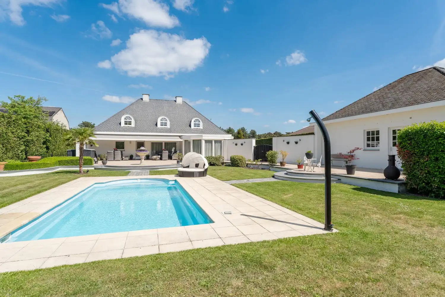 Prachtige ruime villa op een royaal perceel foto 39