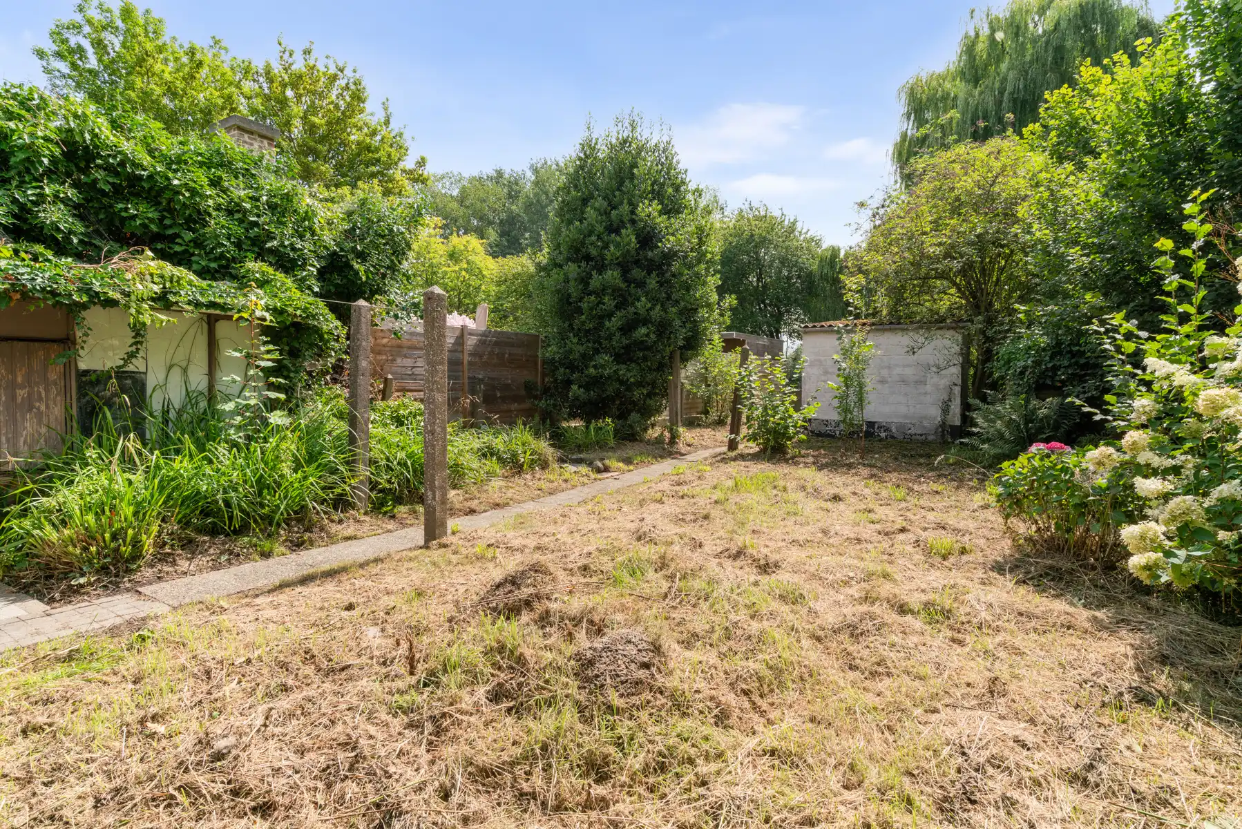 Te renoveren halfopen bebouwing op rustige locatie foto 13