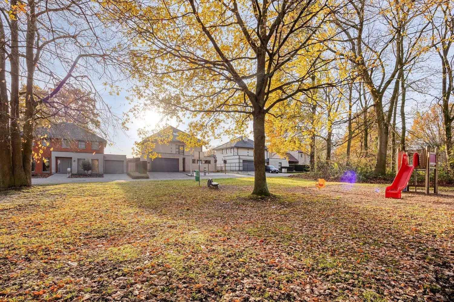 Ruime, energiezuinige gezinswoning met ingebouwd zwembad op toplocatie in Lanaken foto 8
