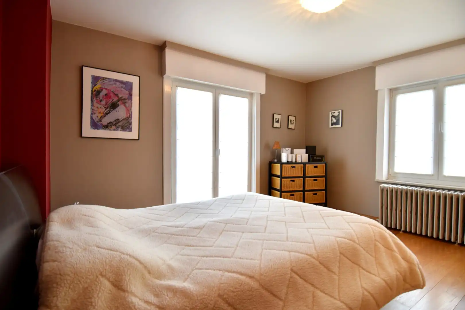 Karaktervolle woning met 3 slaapkamers, garage én tuin op een rustige locatie te koop in Marke foto 9