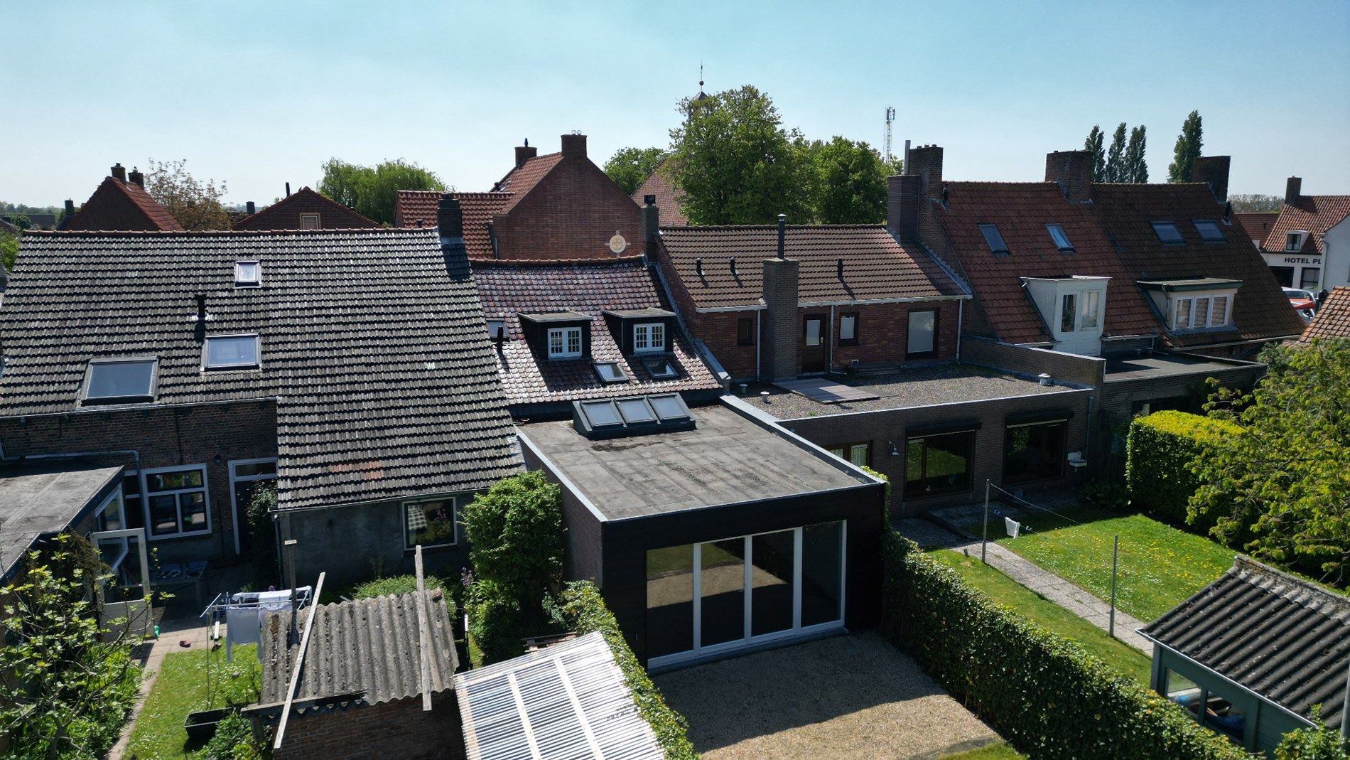 Sfeervolle en luxe tussenwoning in Zuidzande met vrij zicht over de velden foto 44