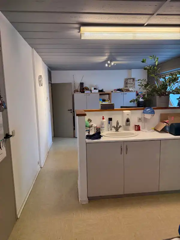 Praktijk/kantoorgebouw foto 15