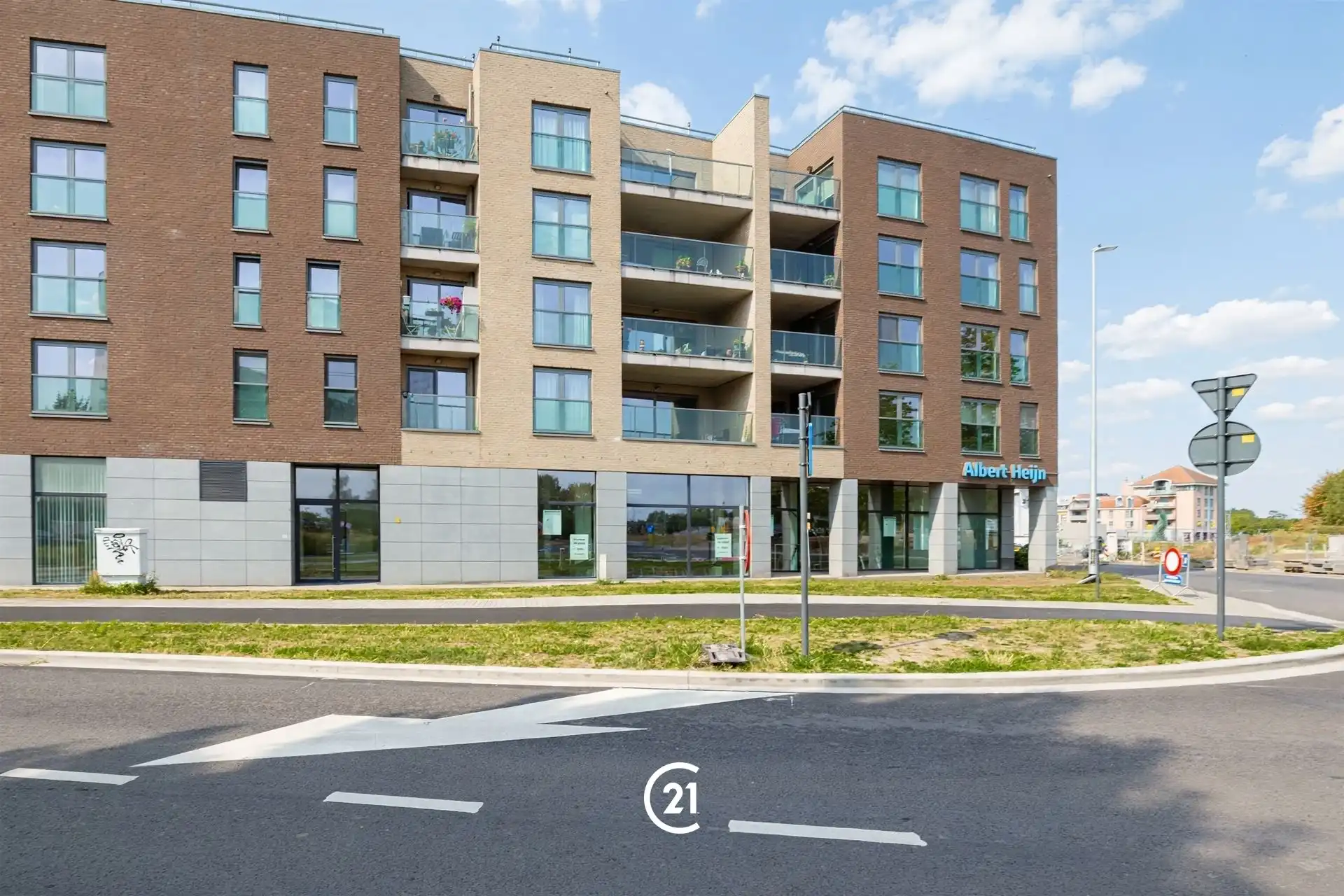 Energiezuinig wonen met terras & parking! foto 5