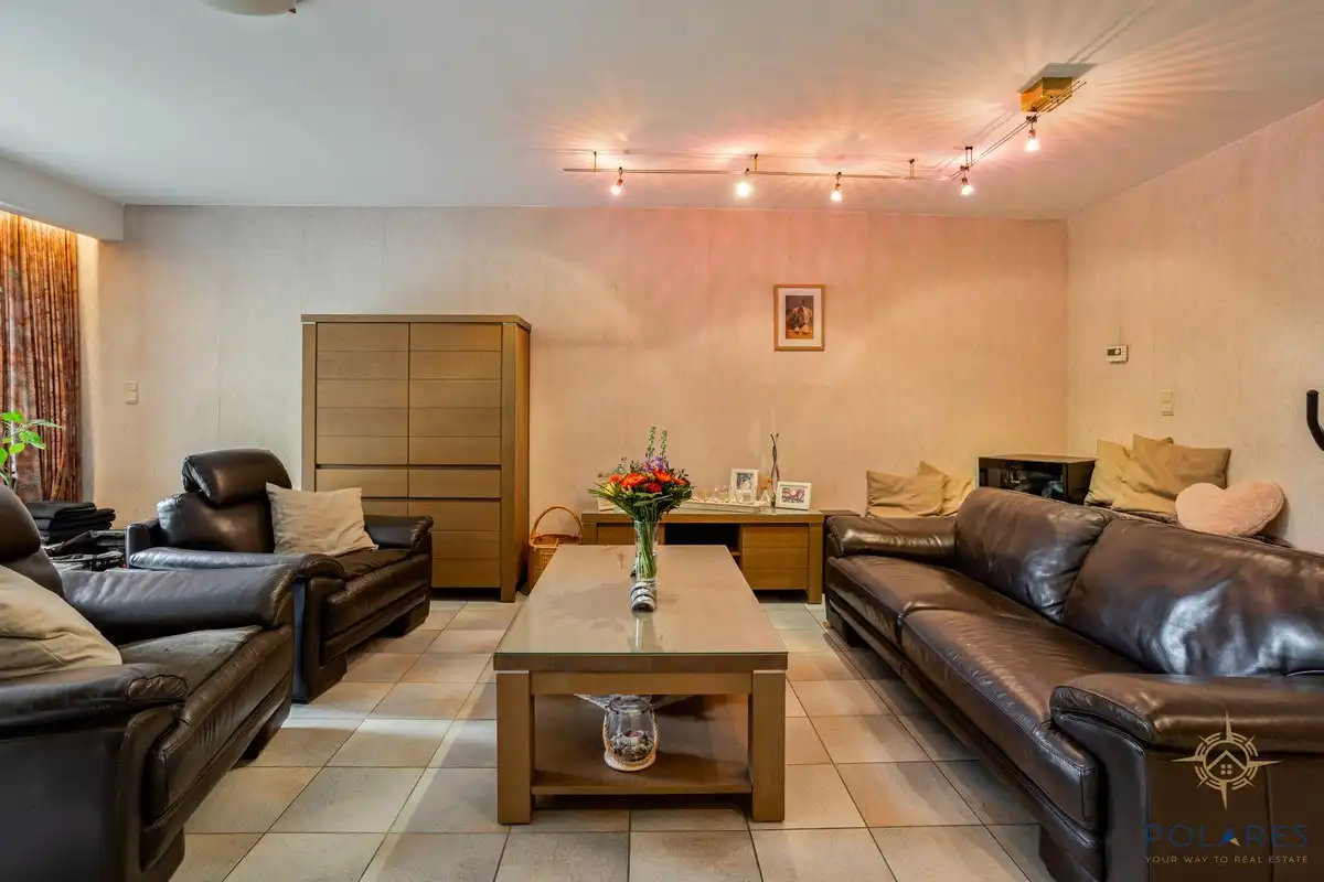 handelspand met ruime woning foto 18