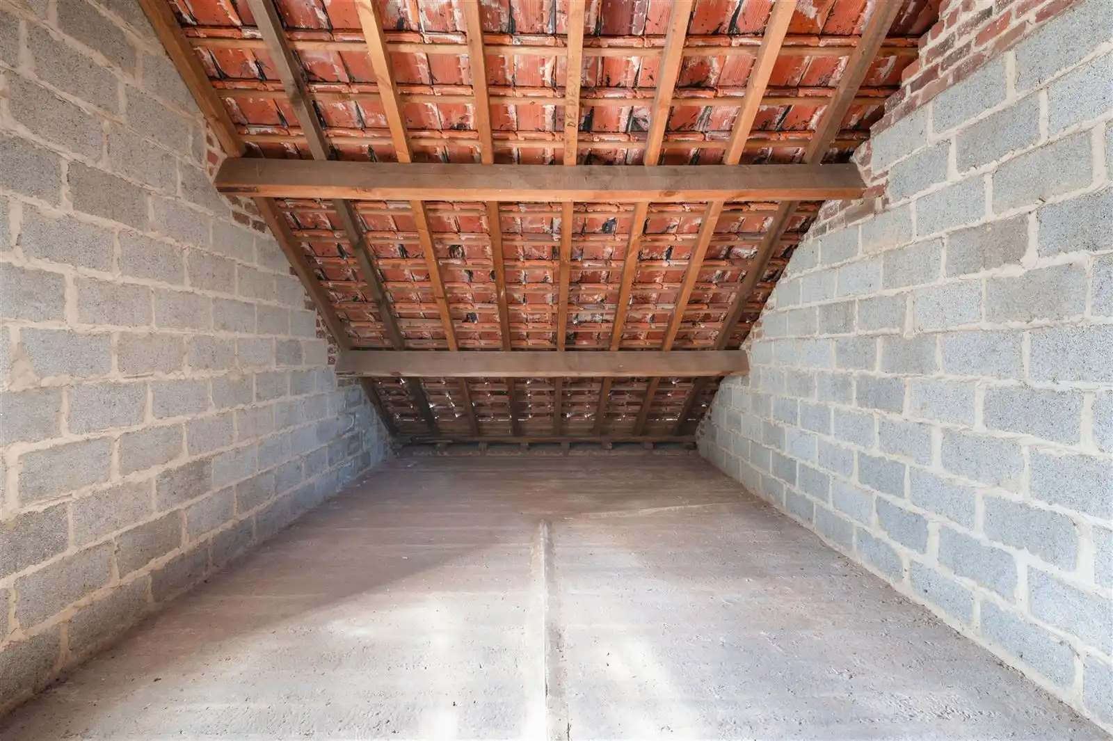 Op te frissen 4 gevelwoning met tuin op 10are92 met prachtig zicht over weilanden foto 19