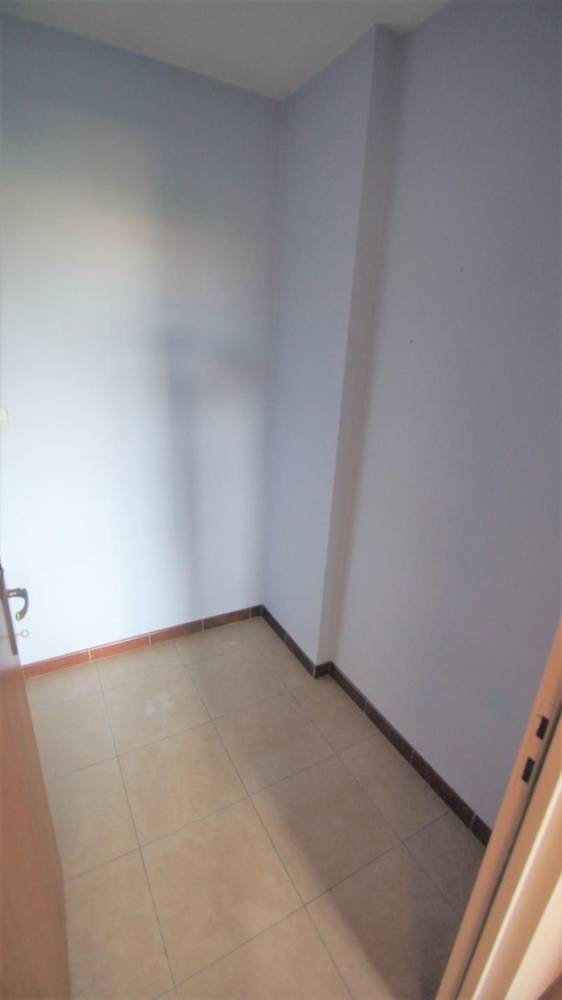Ruim, goed gelegen appartement met 3 slpks, garage en terrasje foto 9