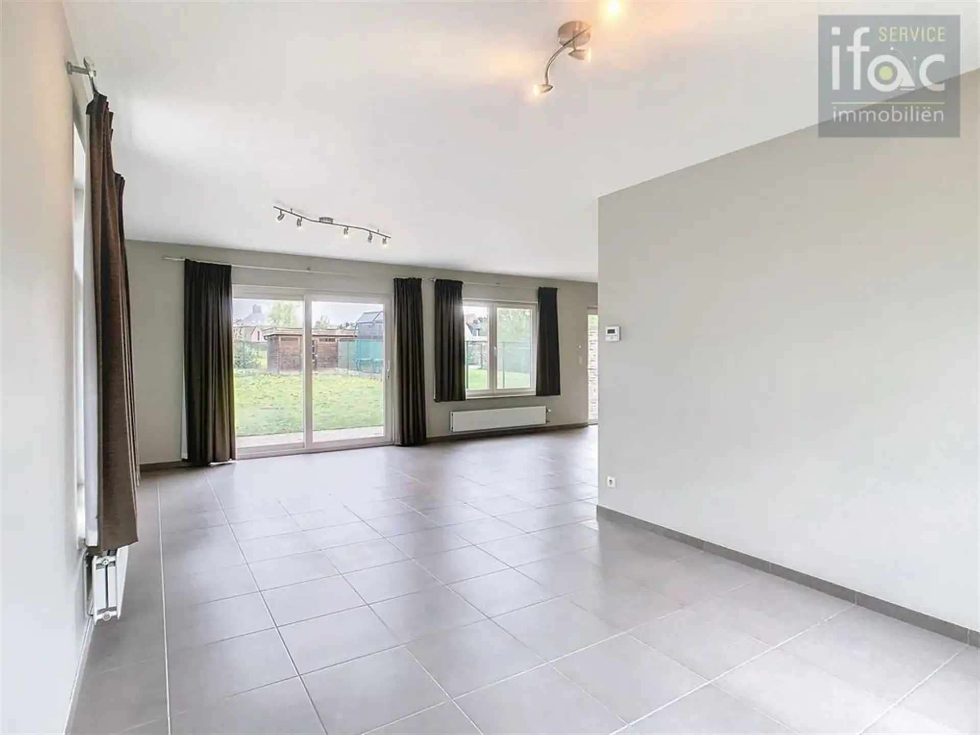 Rustig gelegen villa in doodlopende straat in Duisburg foto 5