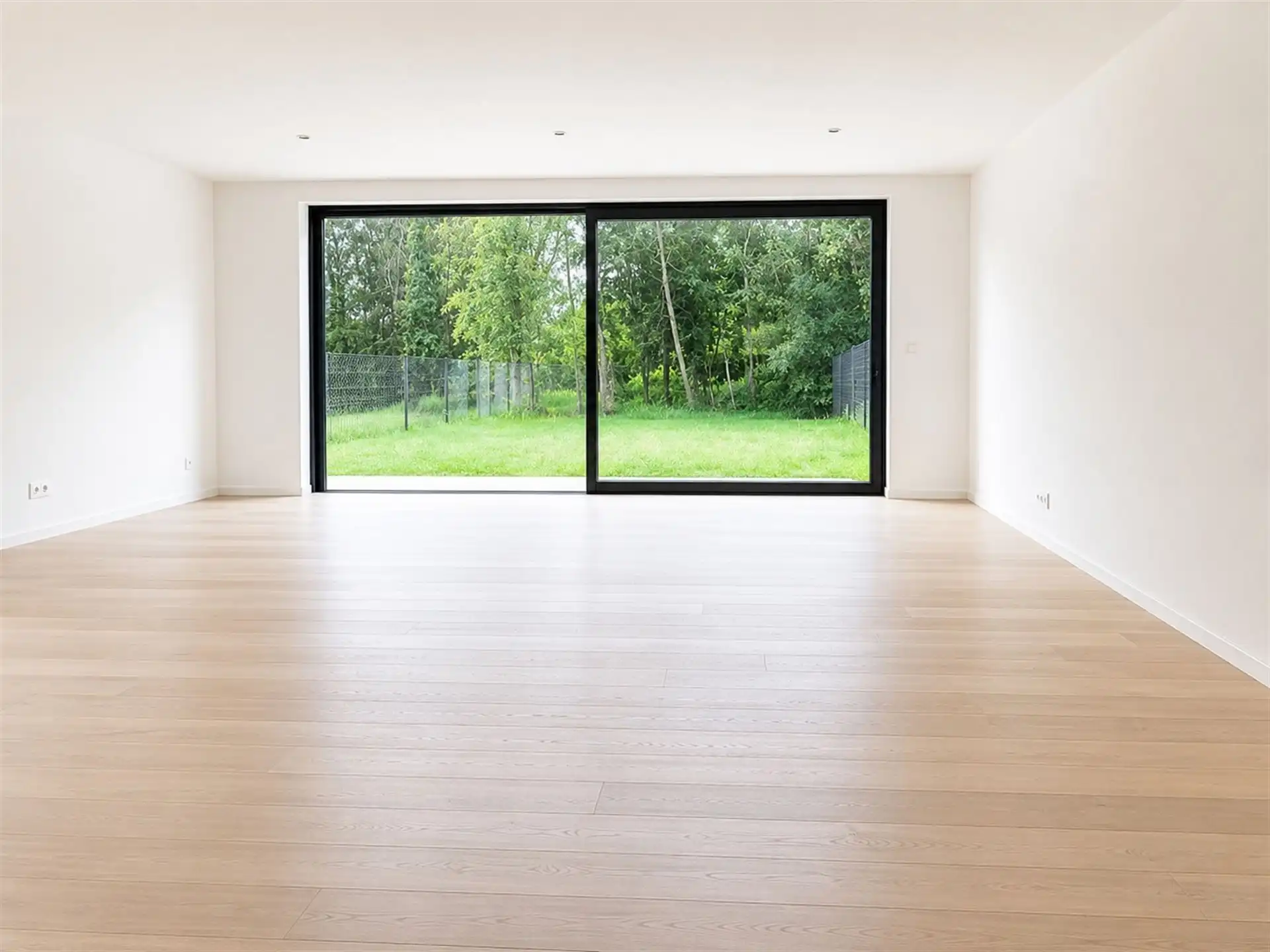 LAATSTE HOB NIEUWBOUW ! 4 slpks en grote zuidgerichte tuin foto 6