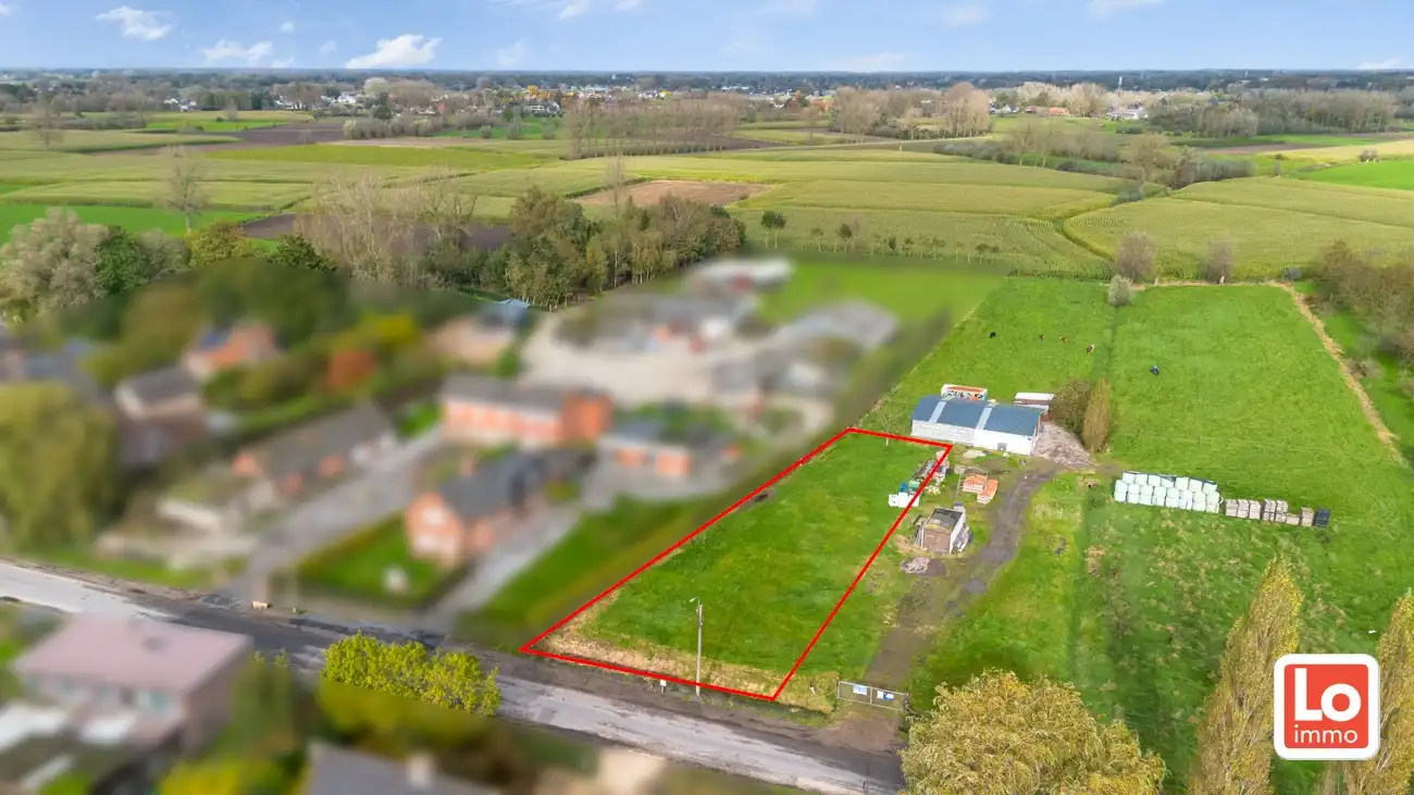 VERKOCHT! Mooi lot bouwgrond zuidwest-georiënteerd met een oppervlakte van 1024m² op een toplocatie in Lokeren! foto {{pictureIndex}}