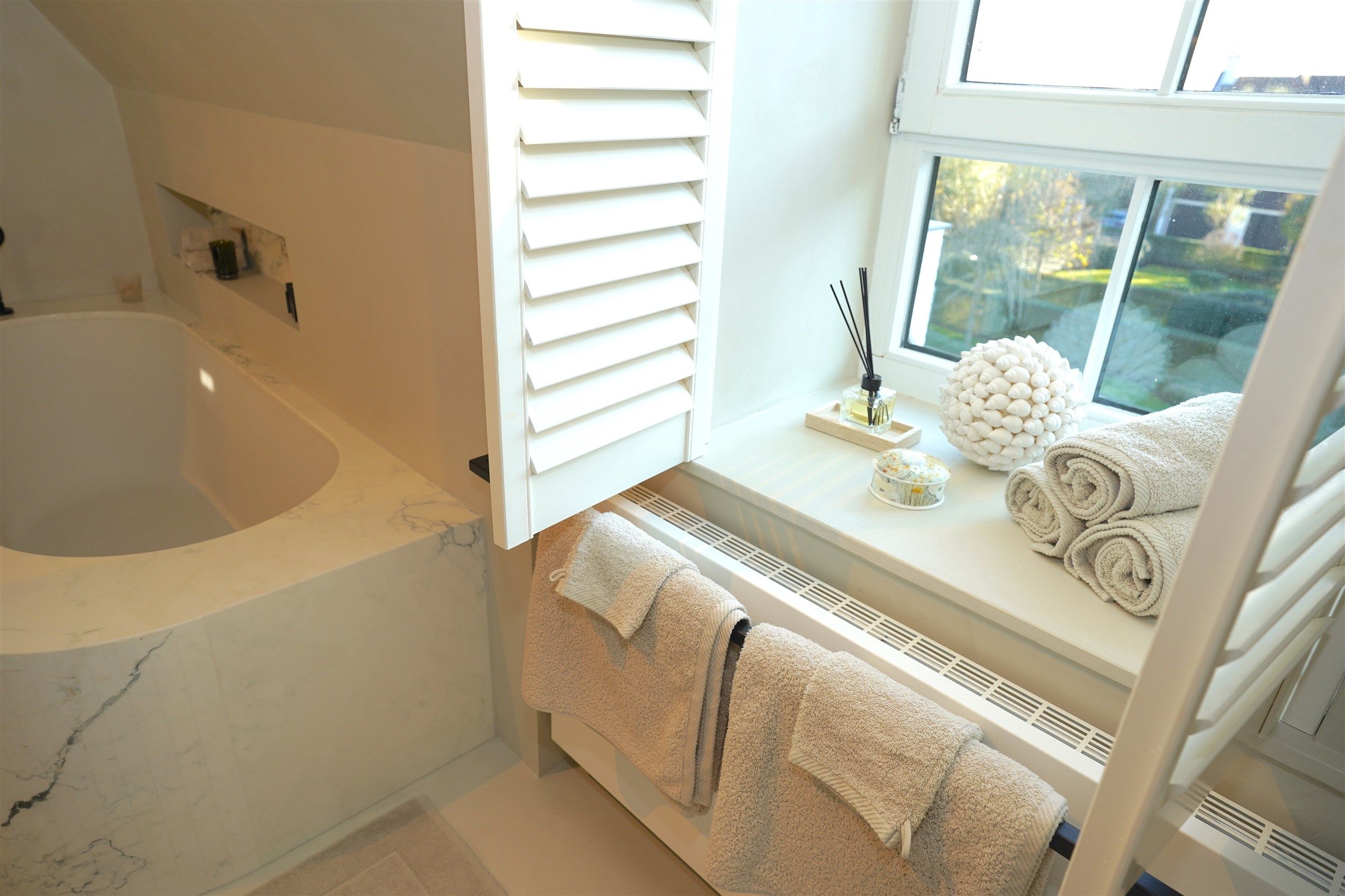 FIRST SALE weekend 13 & 14 dec - 20 & 21 dec (11u - 17u) foto 24