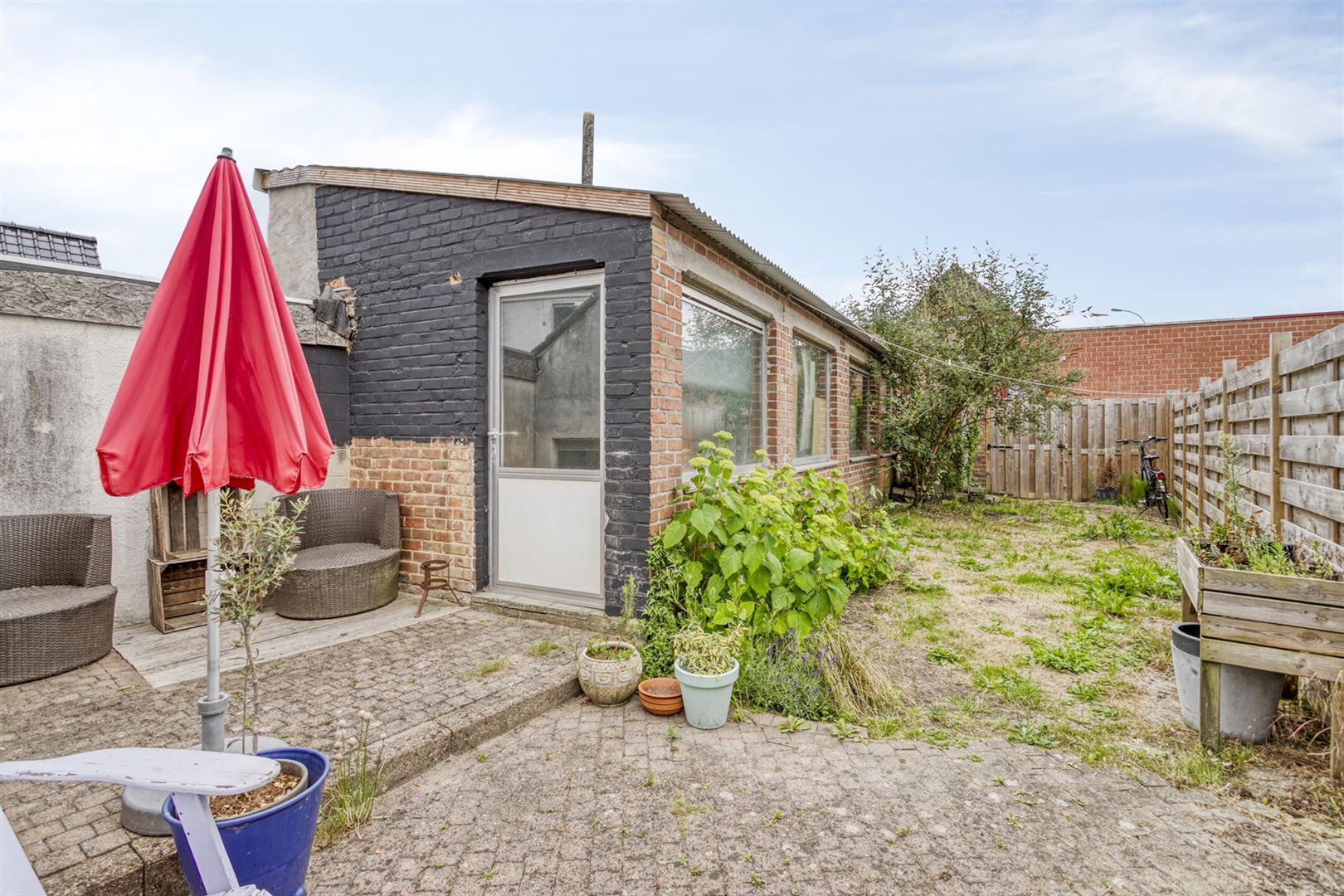 Huis met bijgebouw foto 11