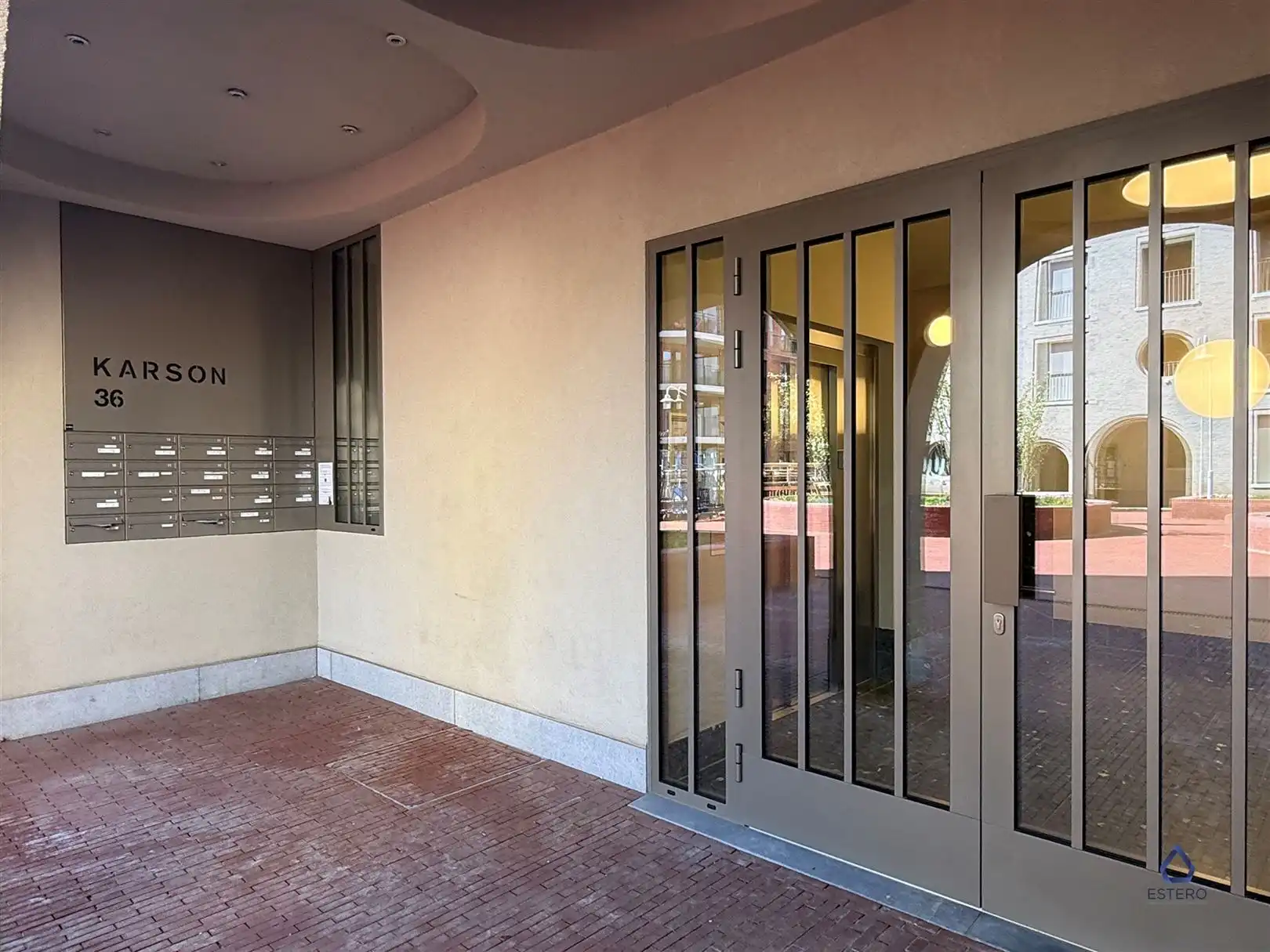 Modern nieuwbouwappt 2-SLK met terras te Tour & Taxis foto 2