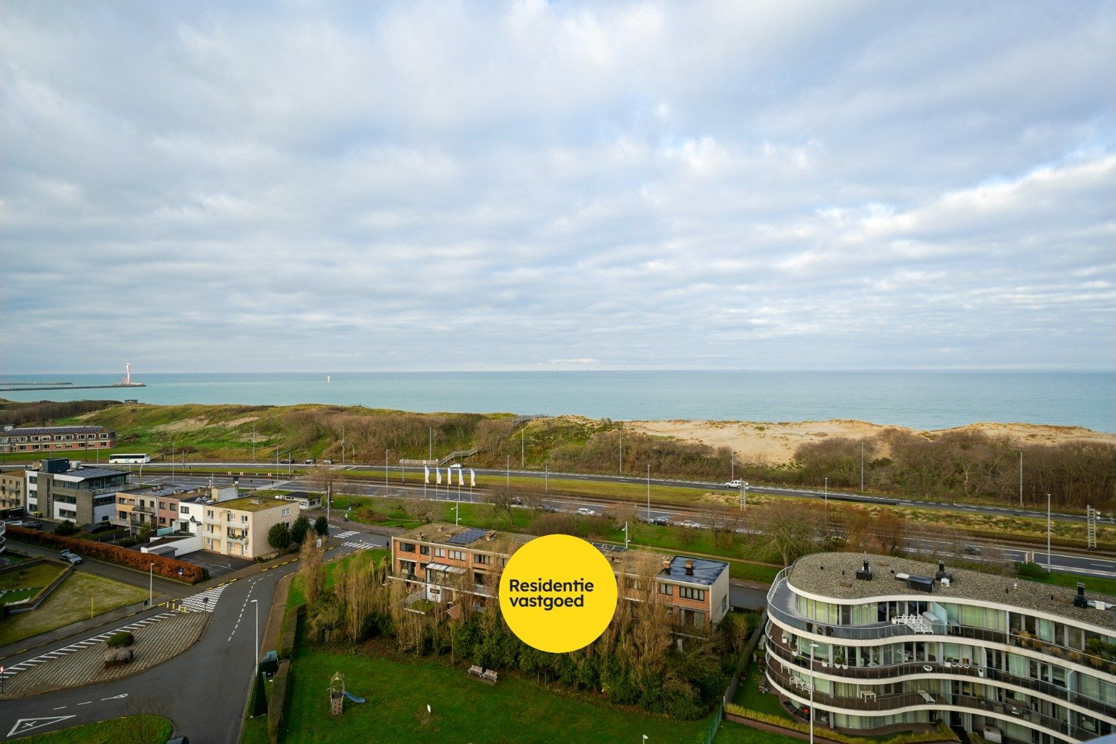 Appartement met 2 slaapkamers en zeezicht te Bredene foto 13